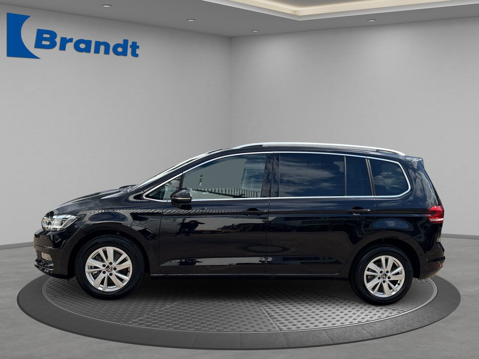Volkswagen - Touran_3