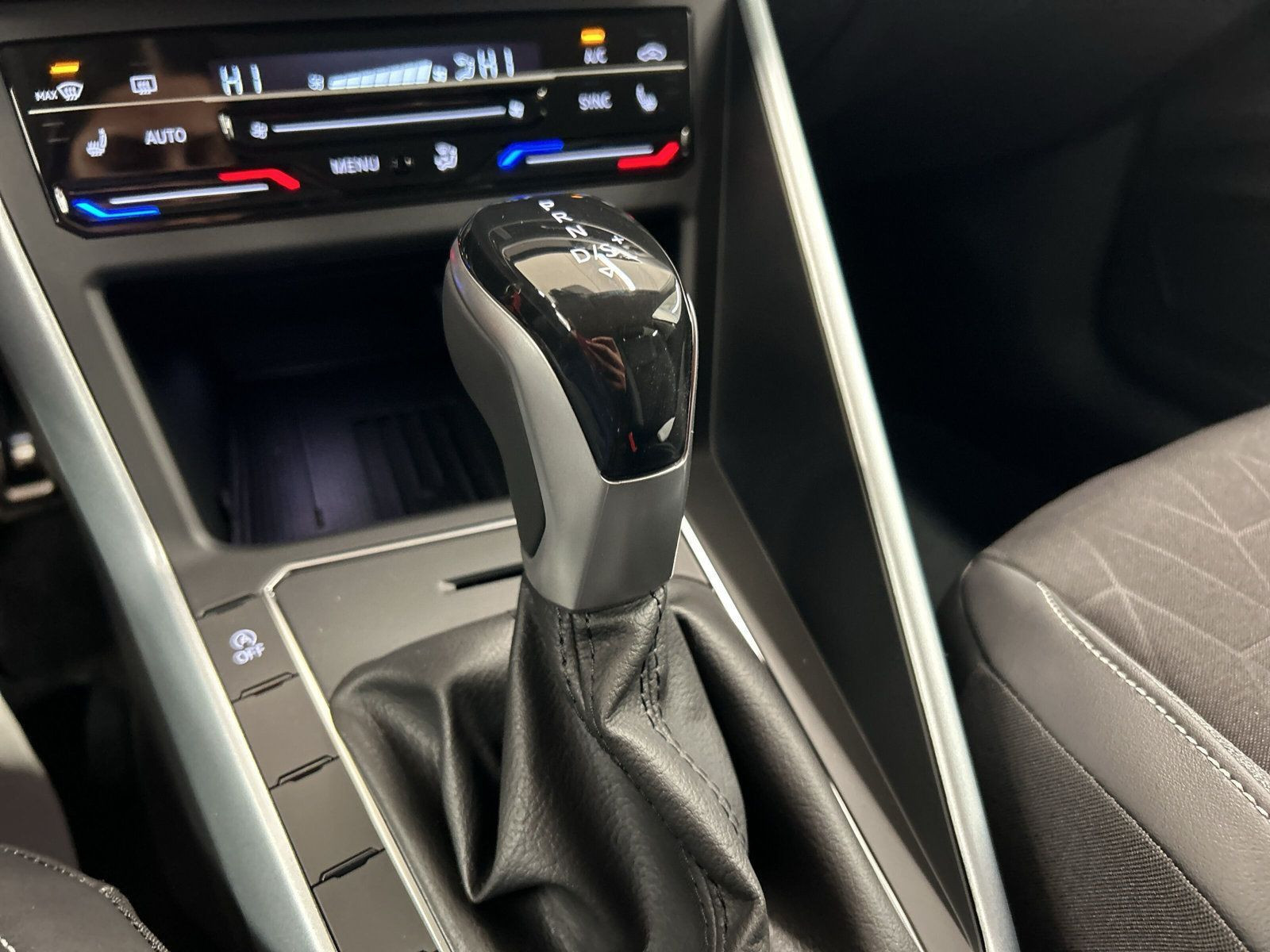 Volkswagen - Polo_16