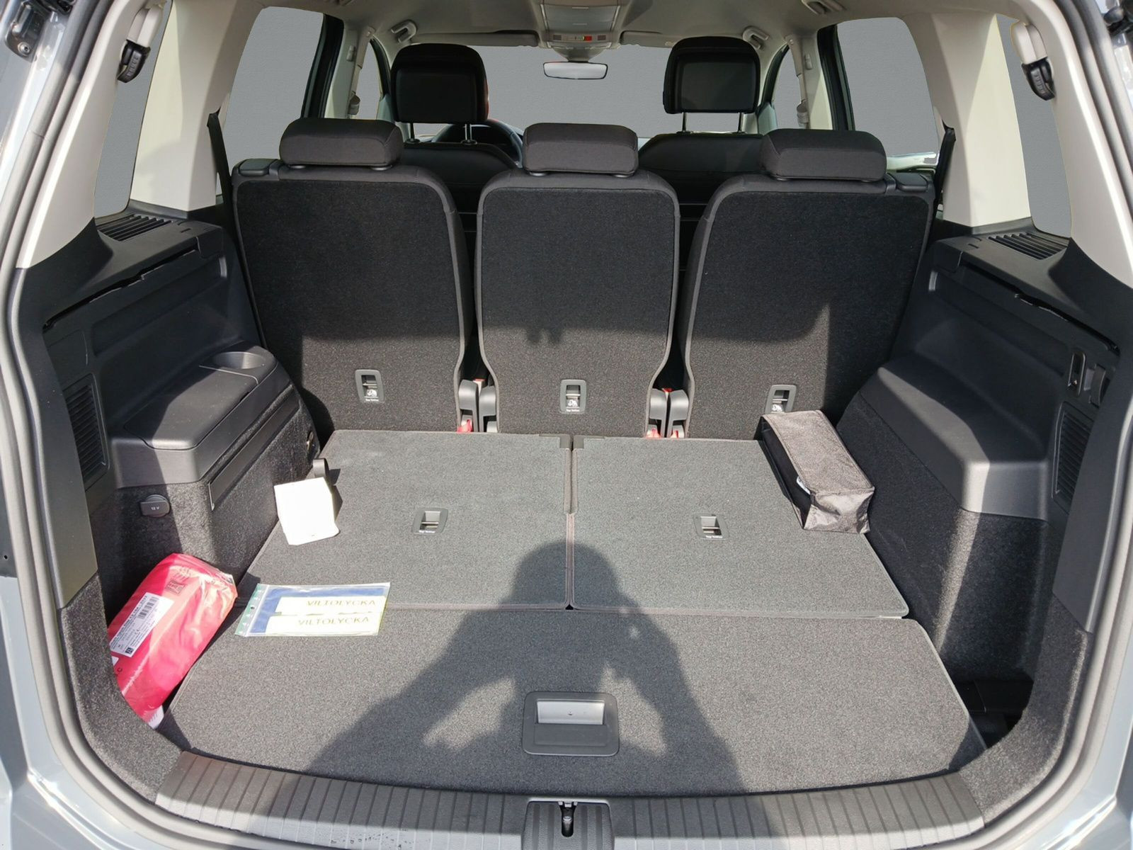 Volkswagen - Touran_10