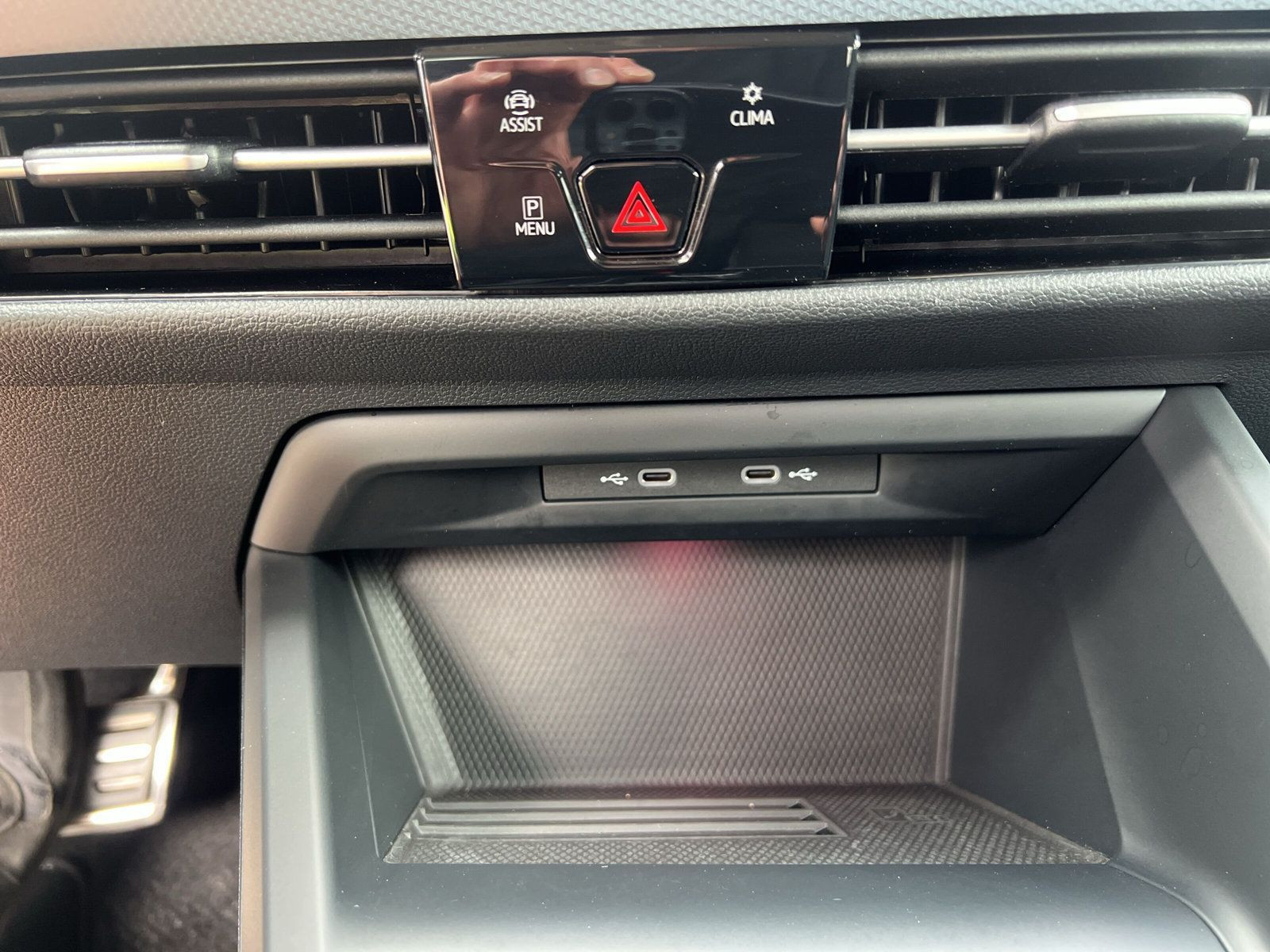 Volkswagen - Golf_16