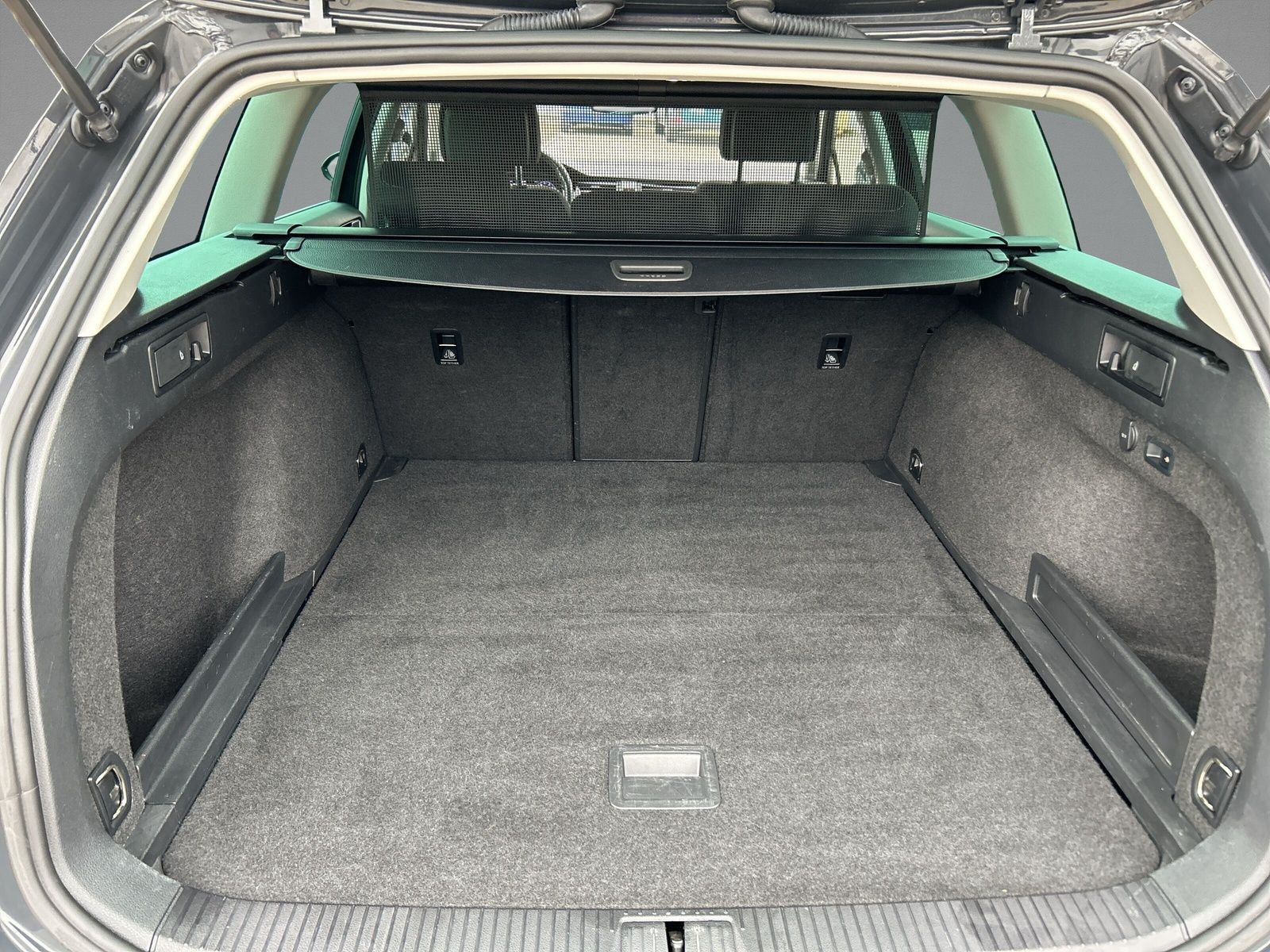 Volkswagen - Passat Variant_11