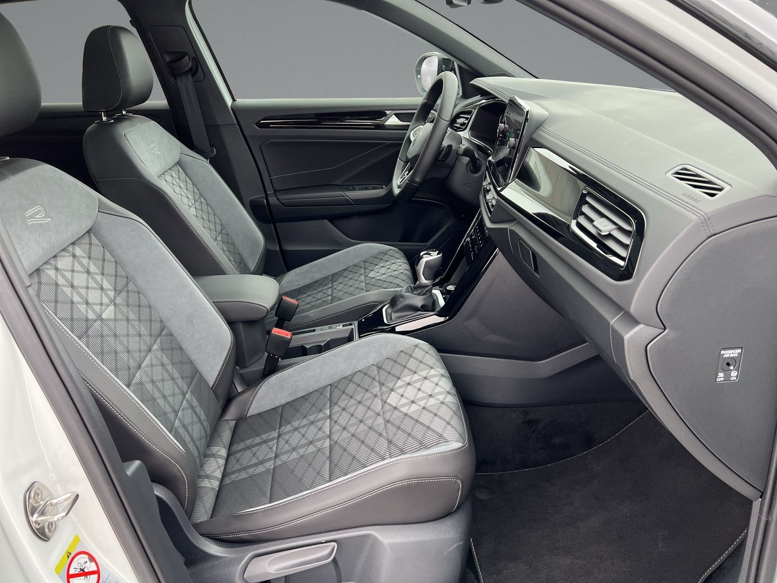 Volkswagen - T-Roc_12