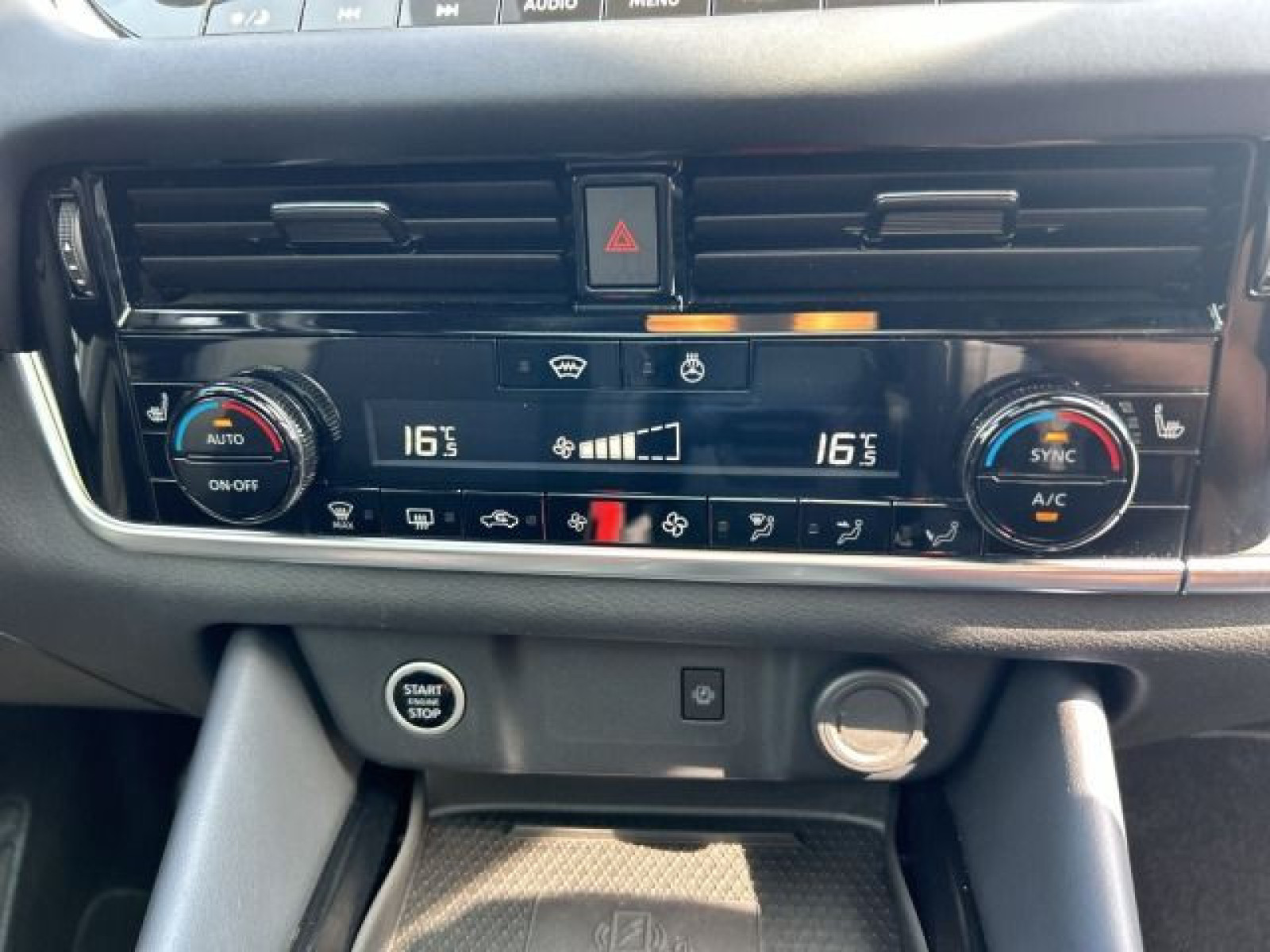 Nissan - Qashqai_16