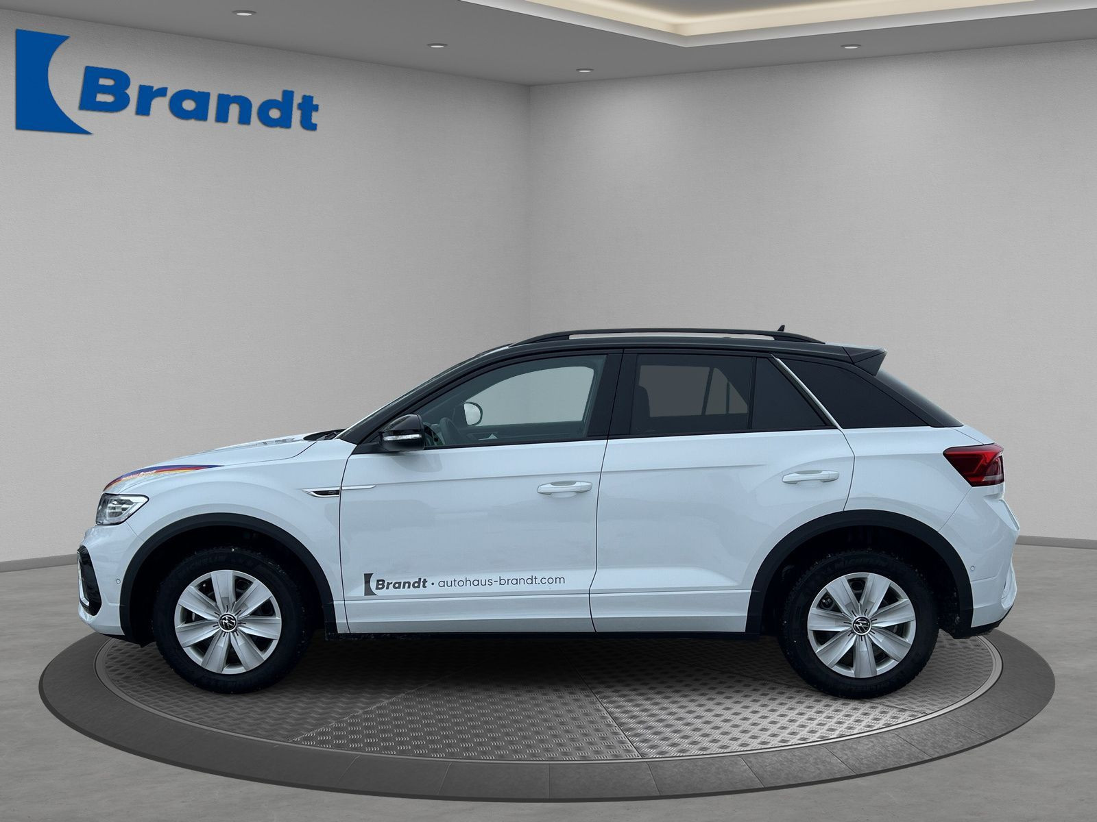 Volkswagen - T-Roc_2