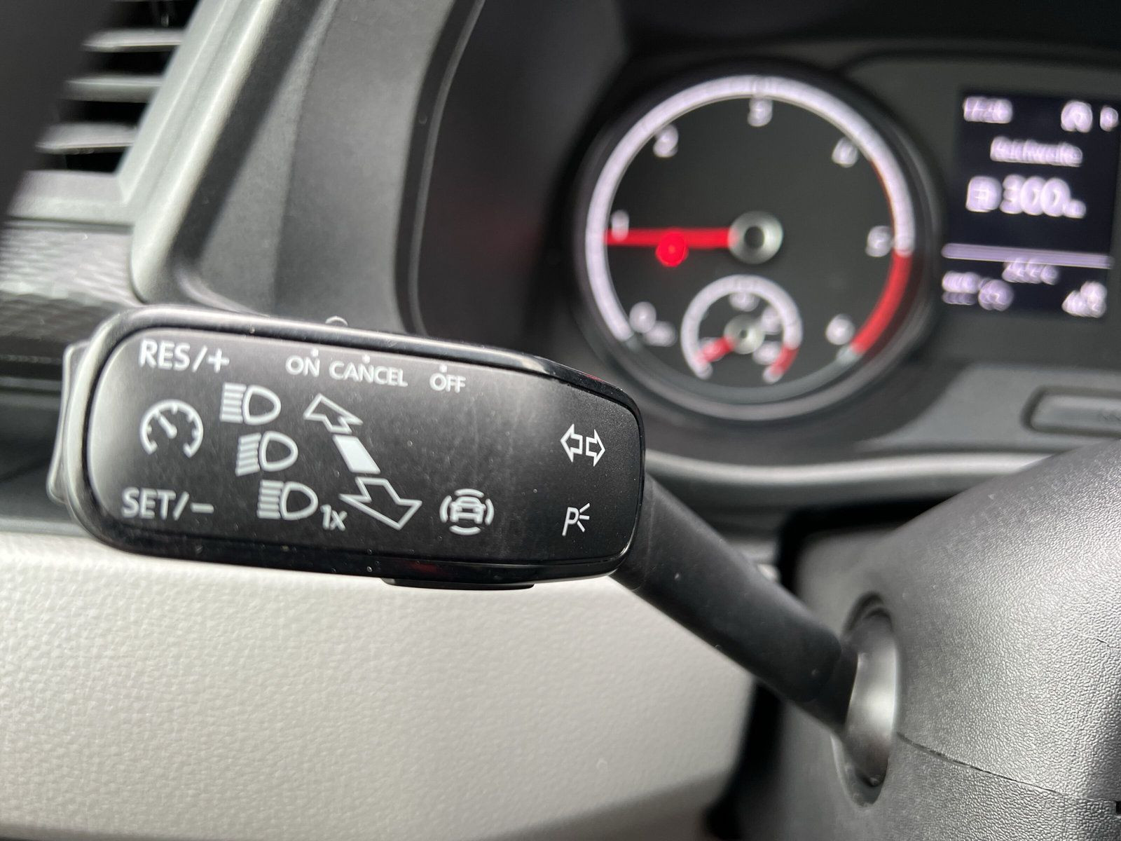 Volkswagen - T6.1 Transporter_32