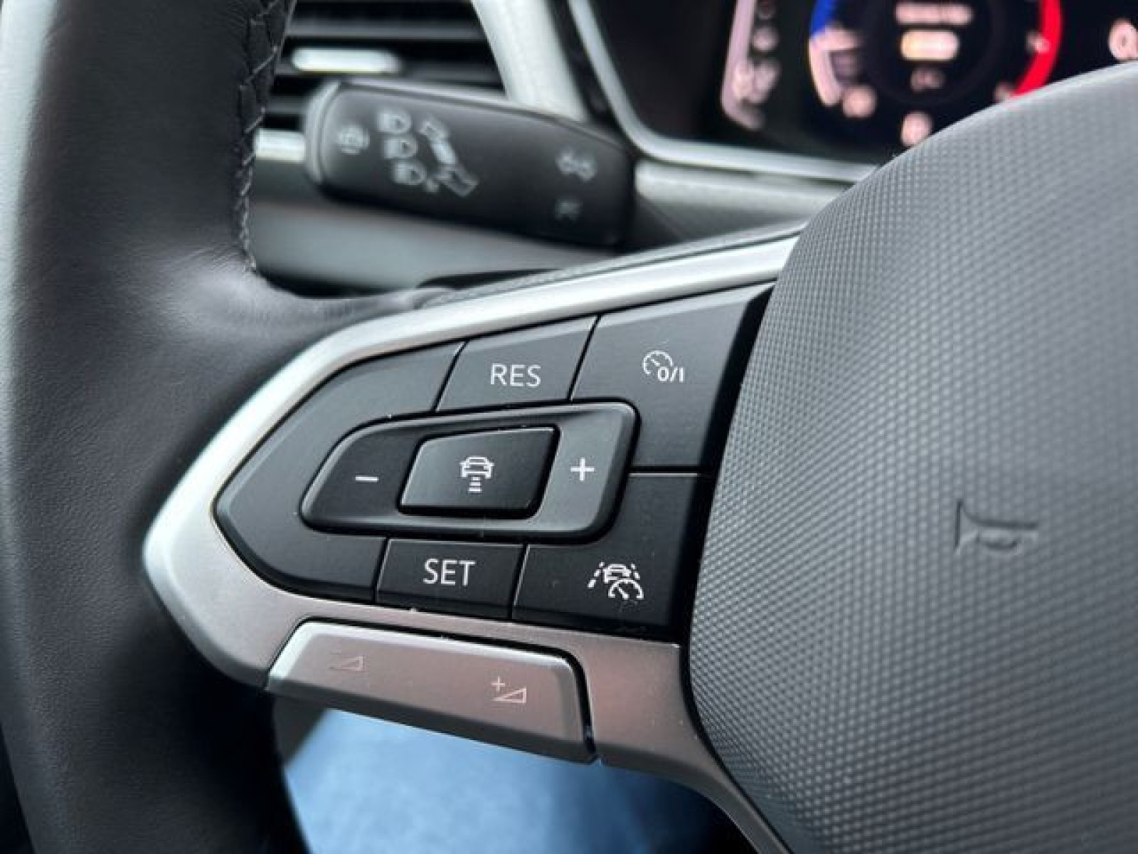 Volkswagen - T-Cross_24