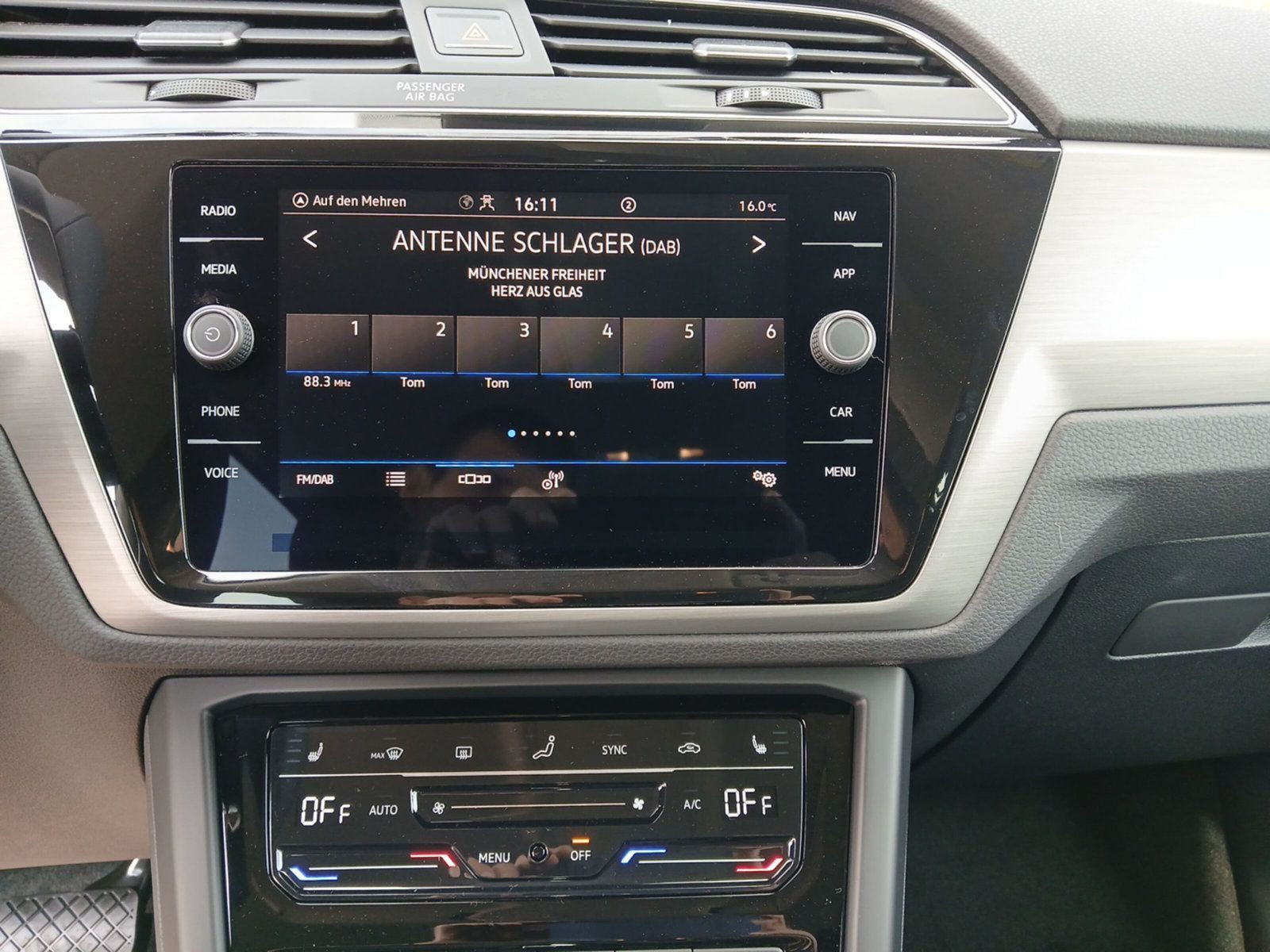 Volkswagen - Touran_19