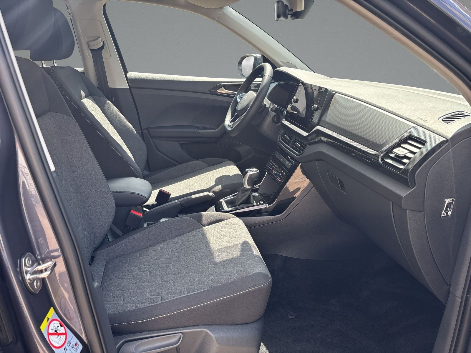 Volkswagen - T-Cross_12