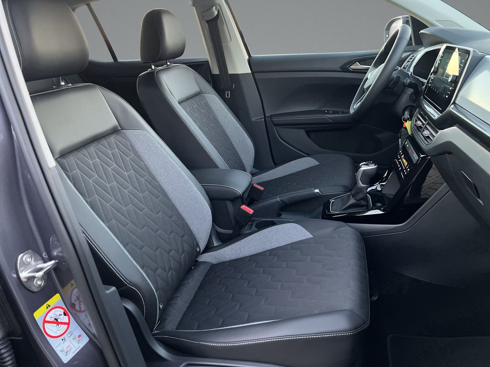 Volkswagen - T-Cross_12