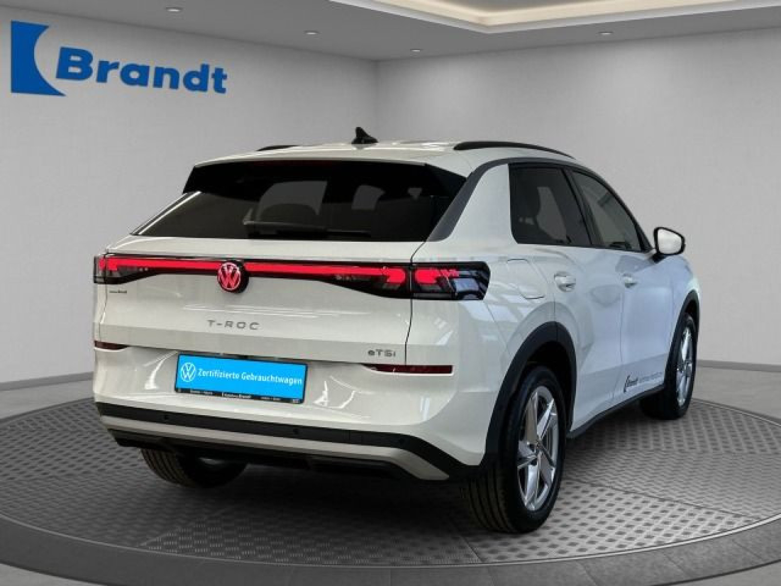 Volkswagen - T-Roc_3