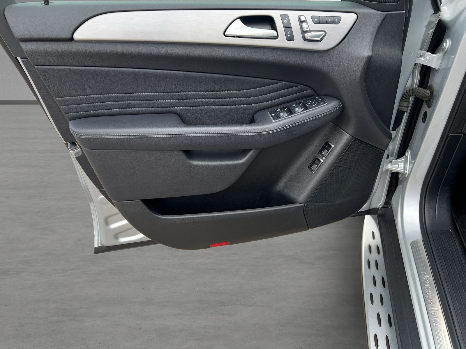 Mercedes-Benz - GLE 400_21