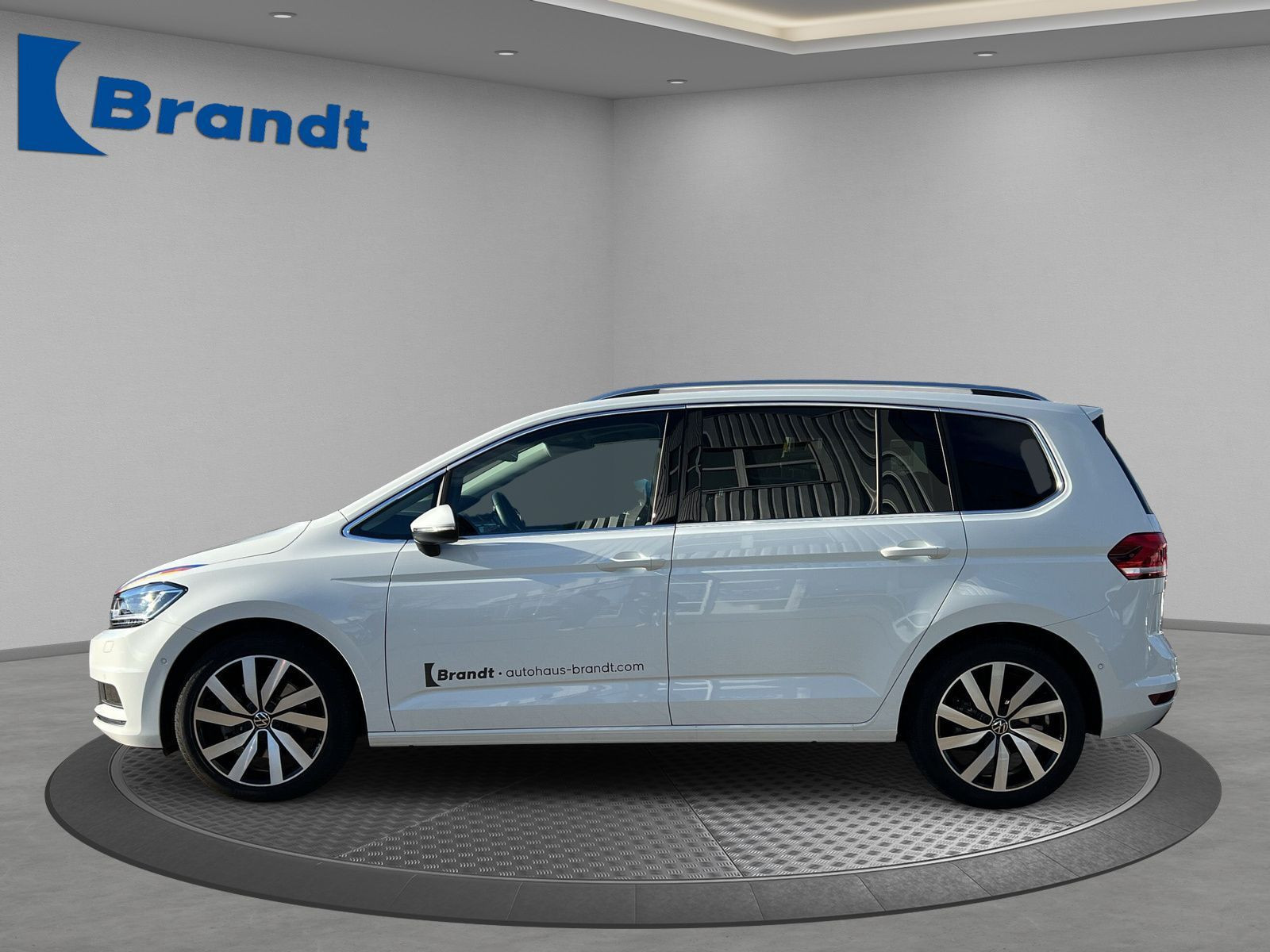 Volkswagen - Touran_2
