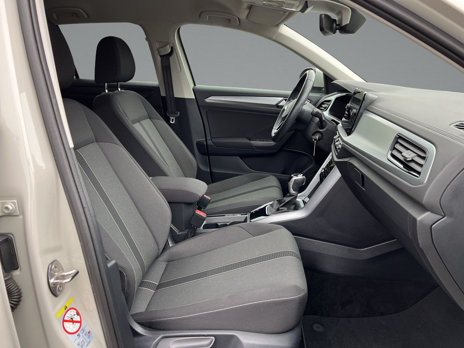 Volkswagen - T-Roc_12