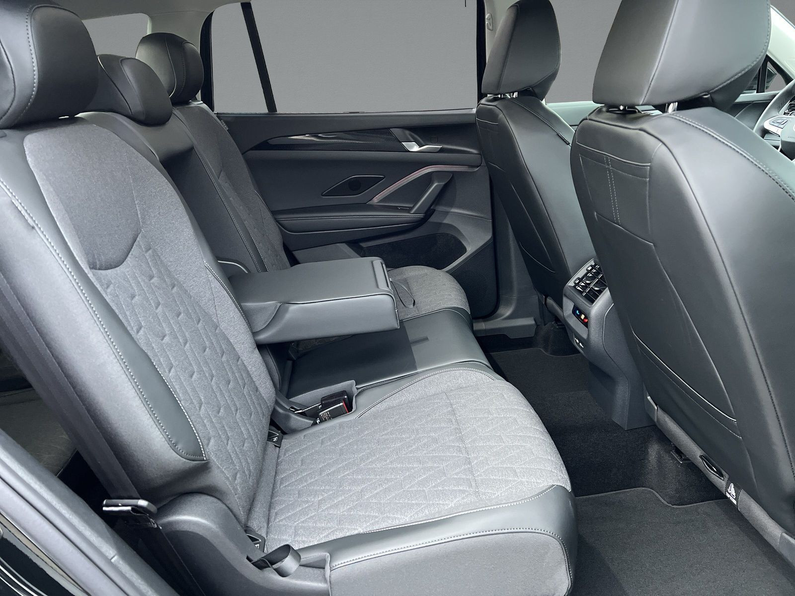 Volkswagen - Tayron_14