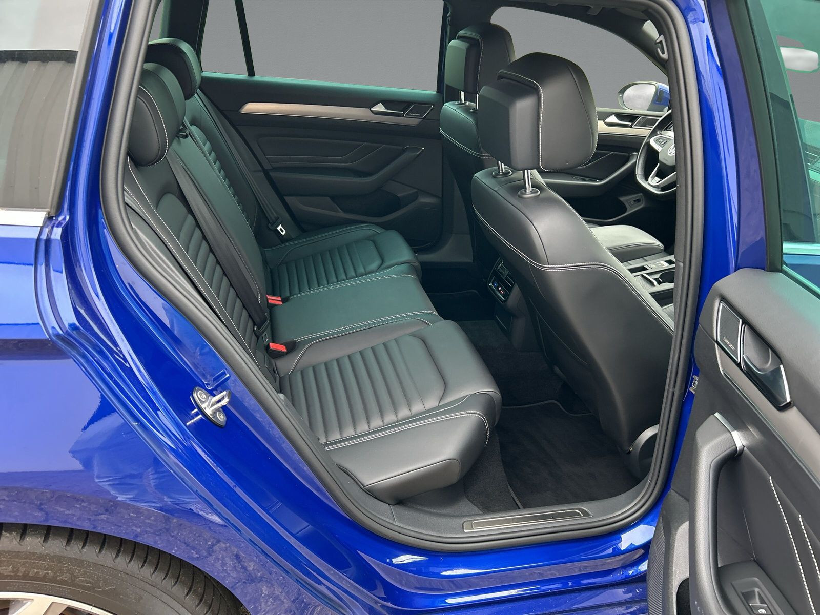 Volkswagen - Passat Variant_13