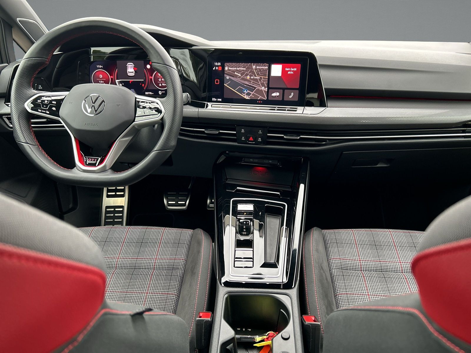 Volkswagen - Golf GTI_9