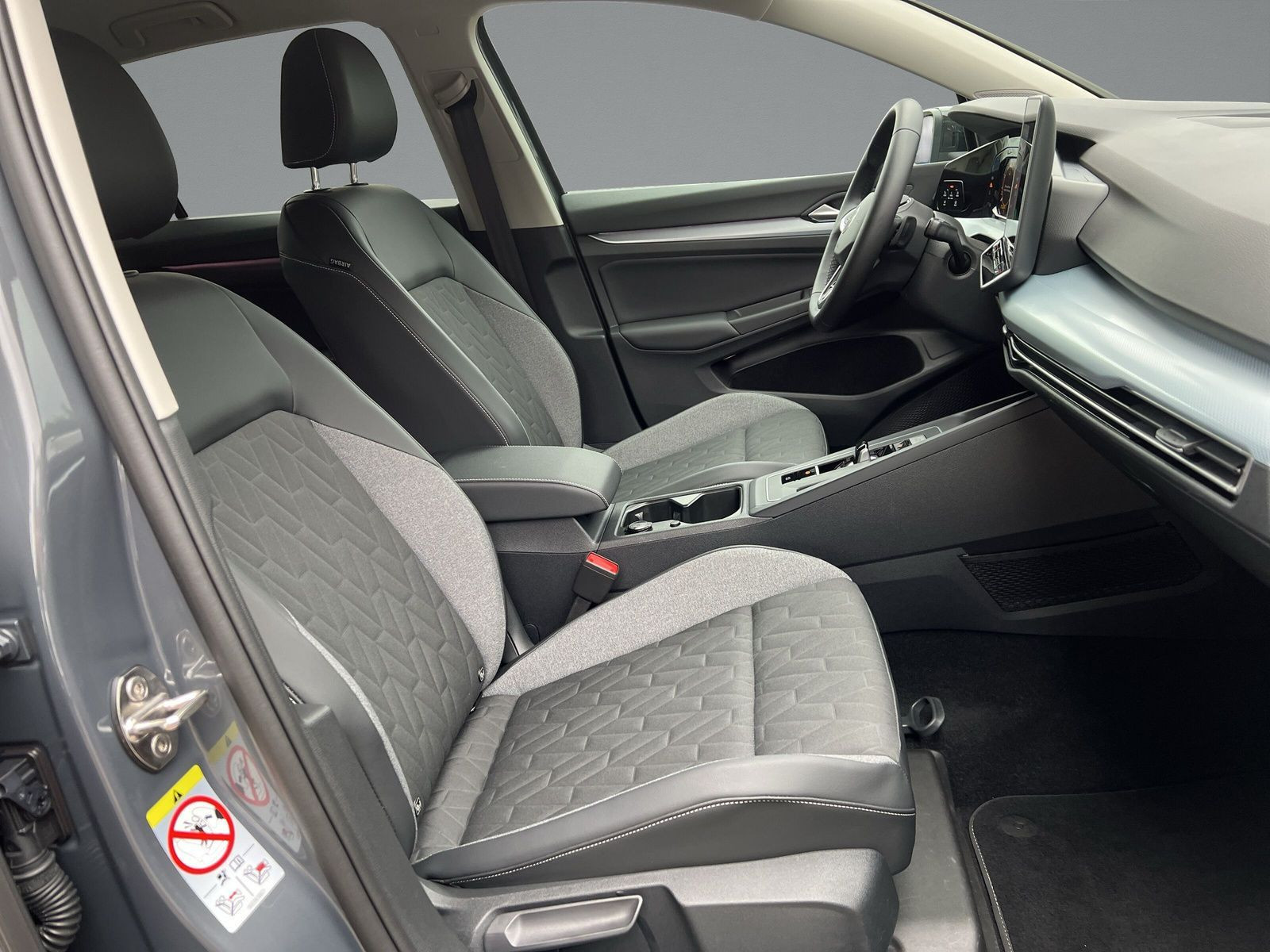 Volkswagen - Golf_12