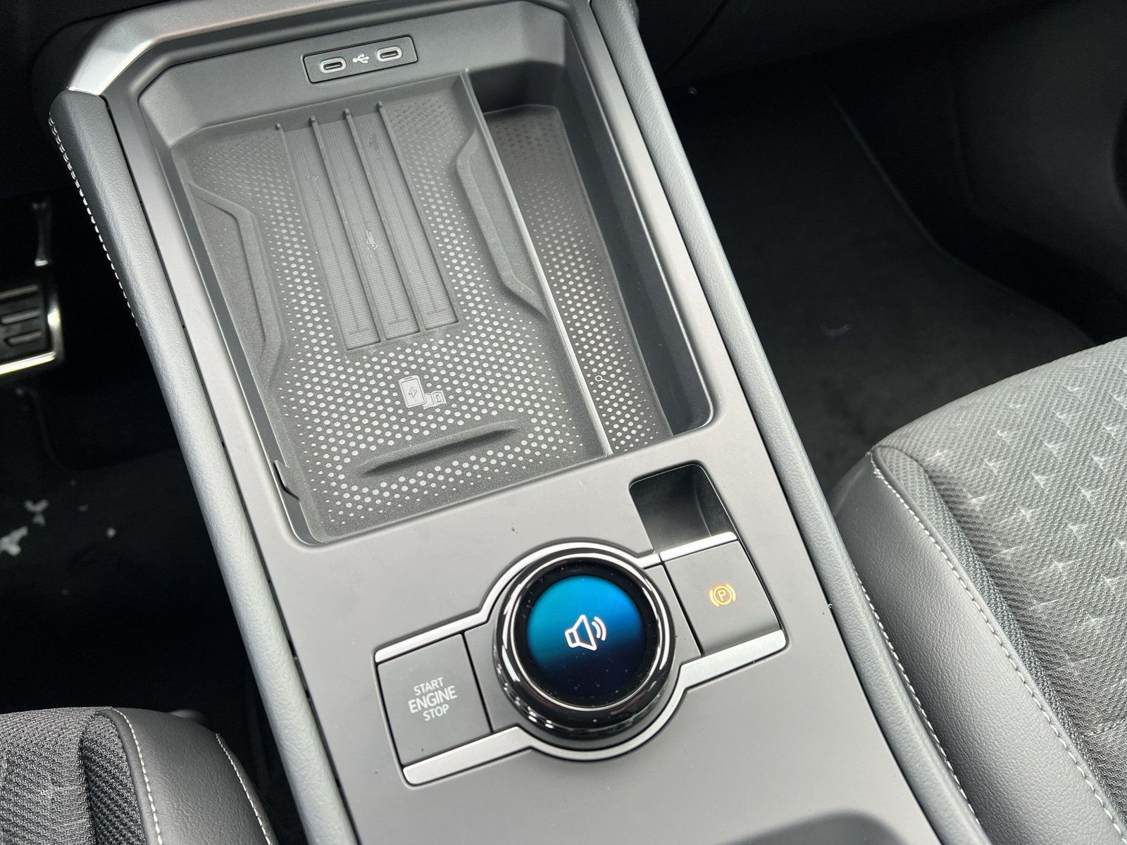 Volkswagen - T-Roc_32