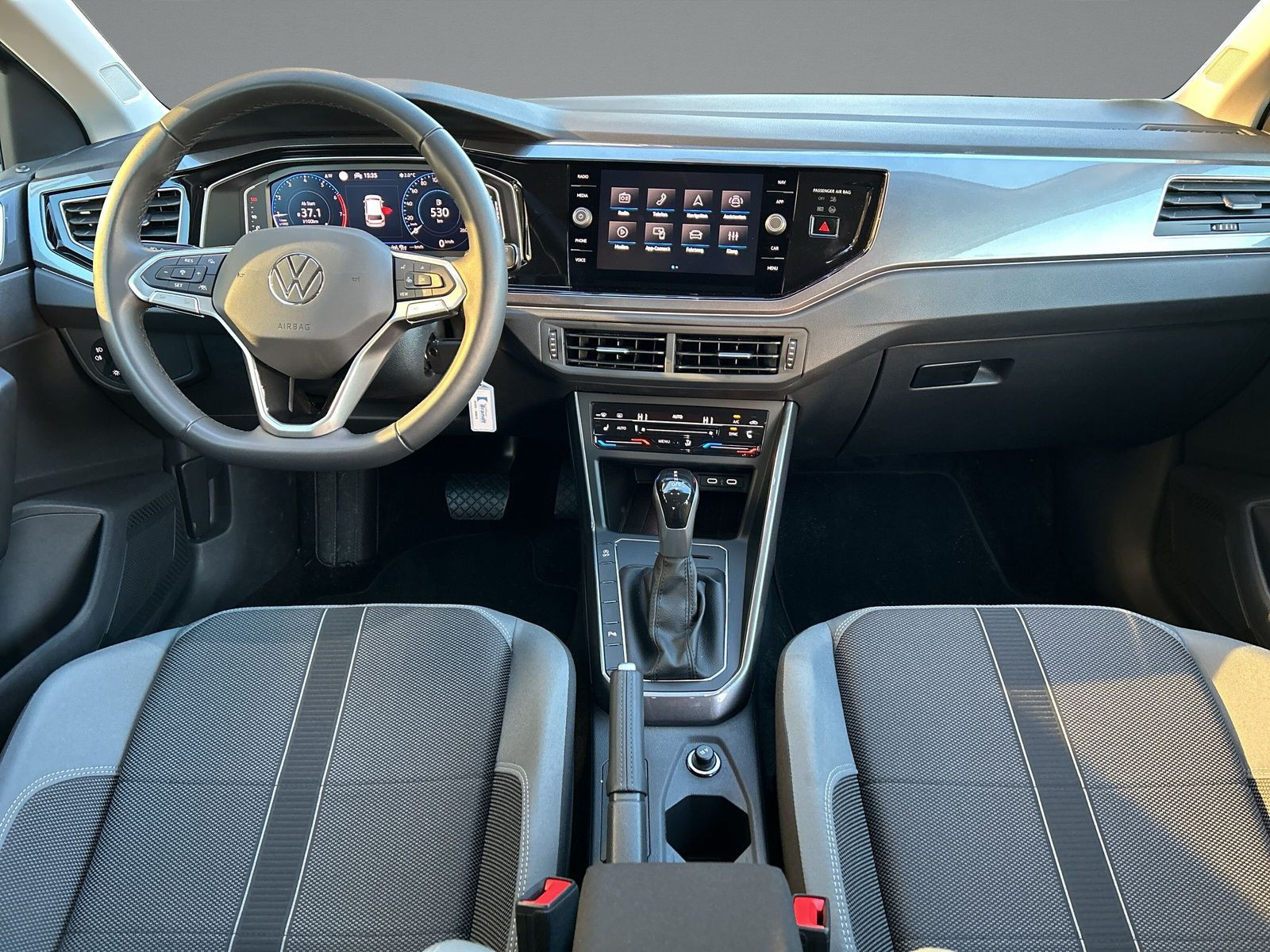 Volkswagen - Polo_11