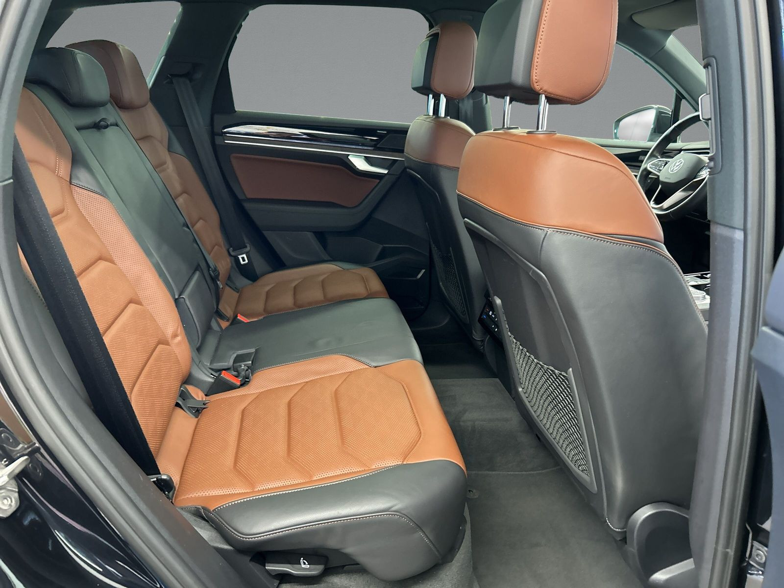 Volkswagen - Touareg_12