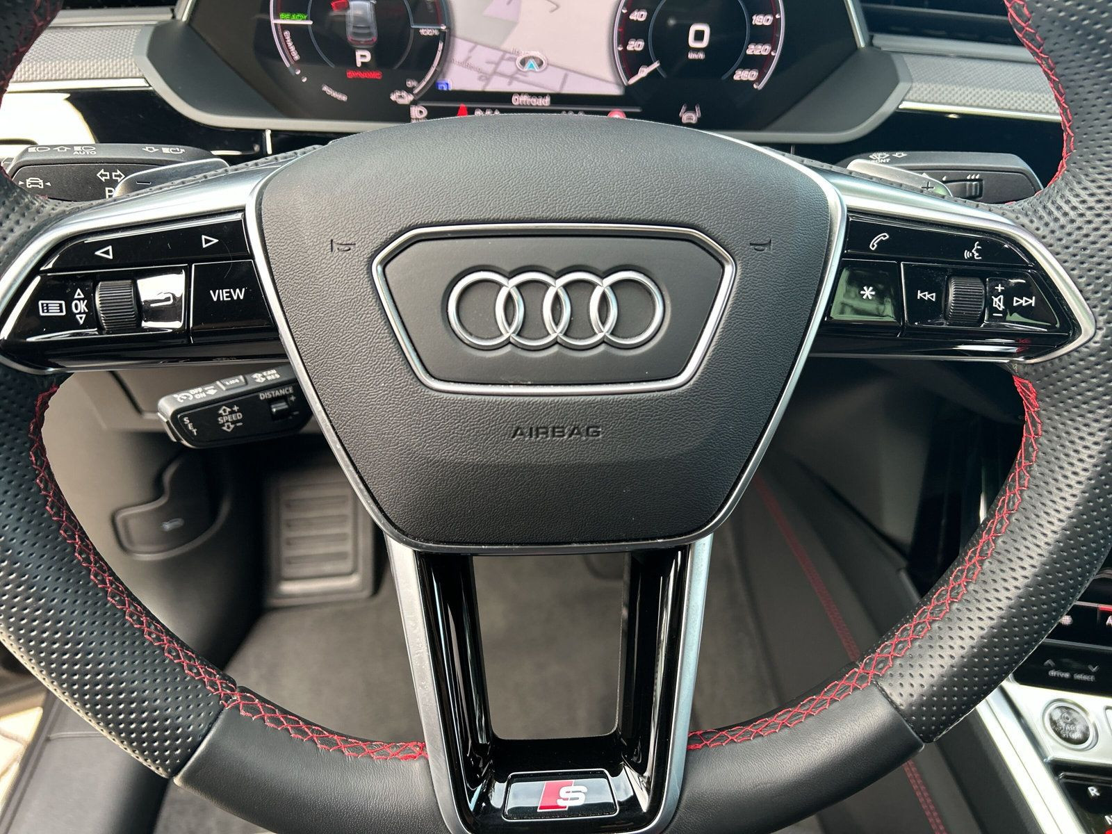 Audi - Q8 Sportback e-tron_27