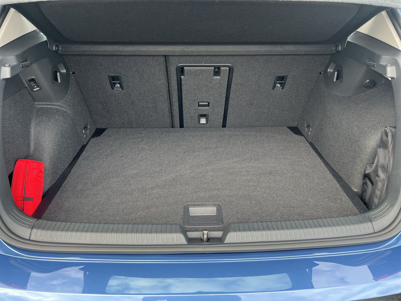 Volkswagen - Golf_12