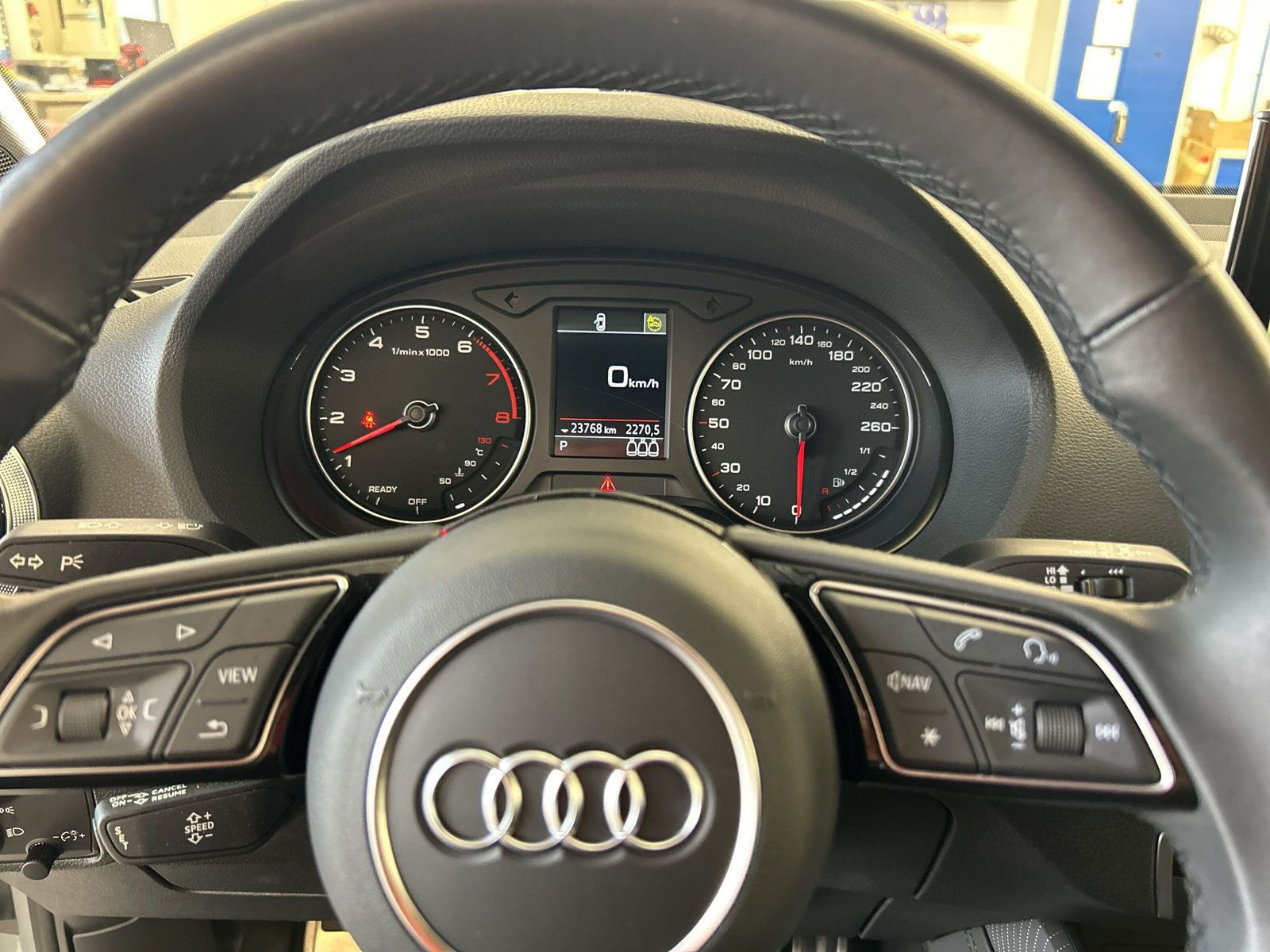 Audi - Q2_20