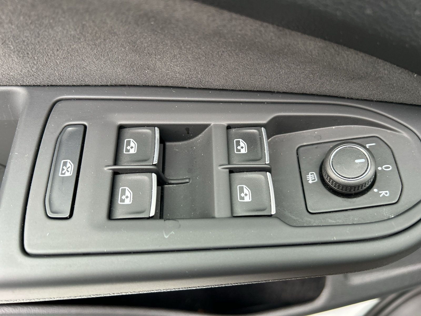 Volkswagen - Golf GTI_24