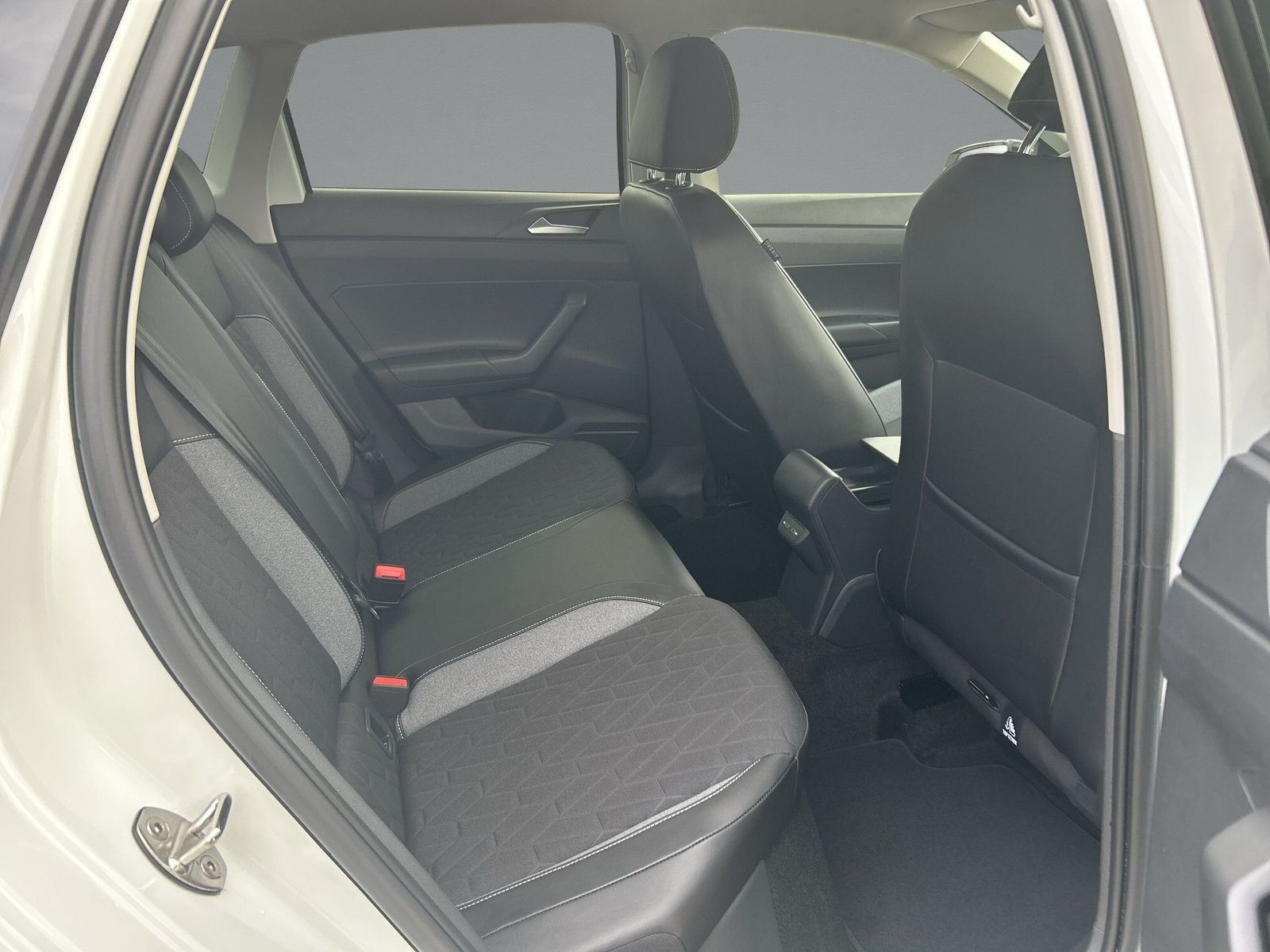 Volkswagen - Polo_14