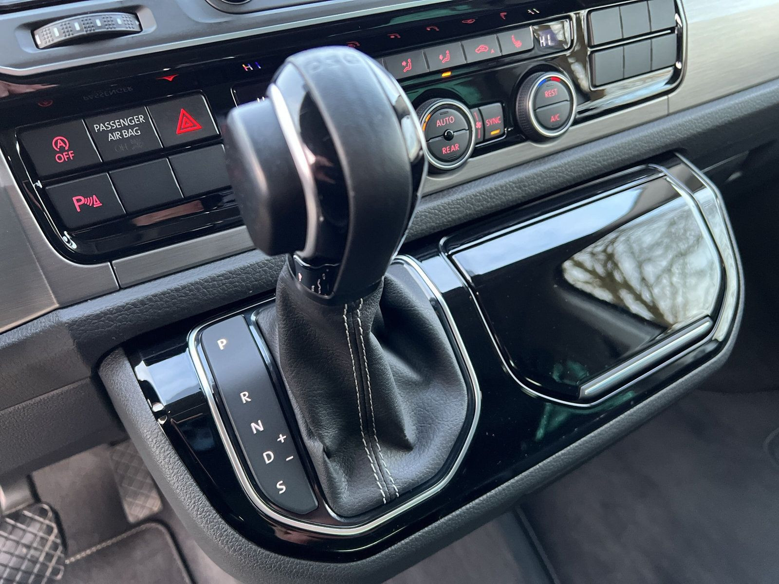 Volkswagen - T6 Multivan_15