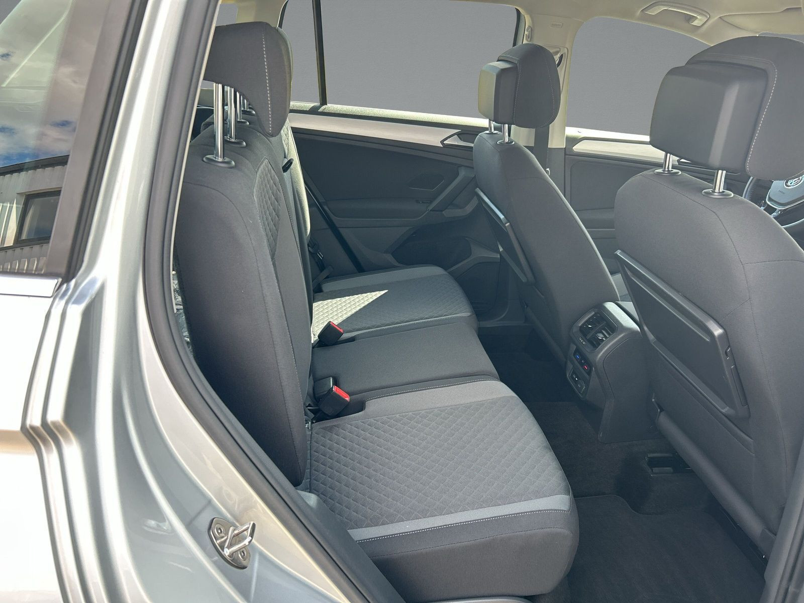 Volkswagen - Tiguan_12