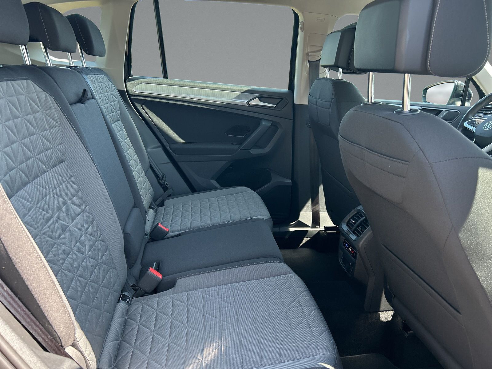 Volkswagen - Tiguan_13