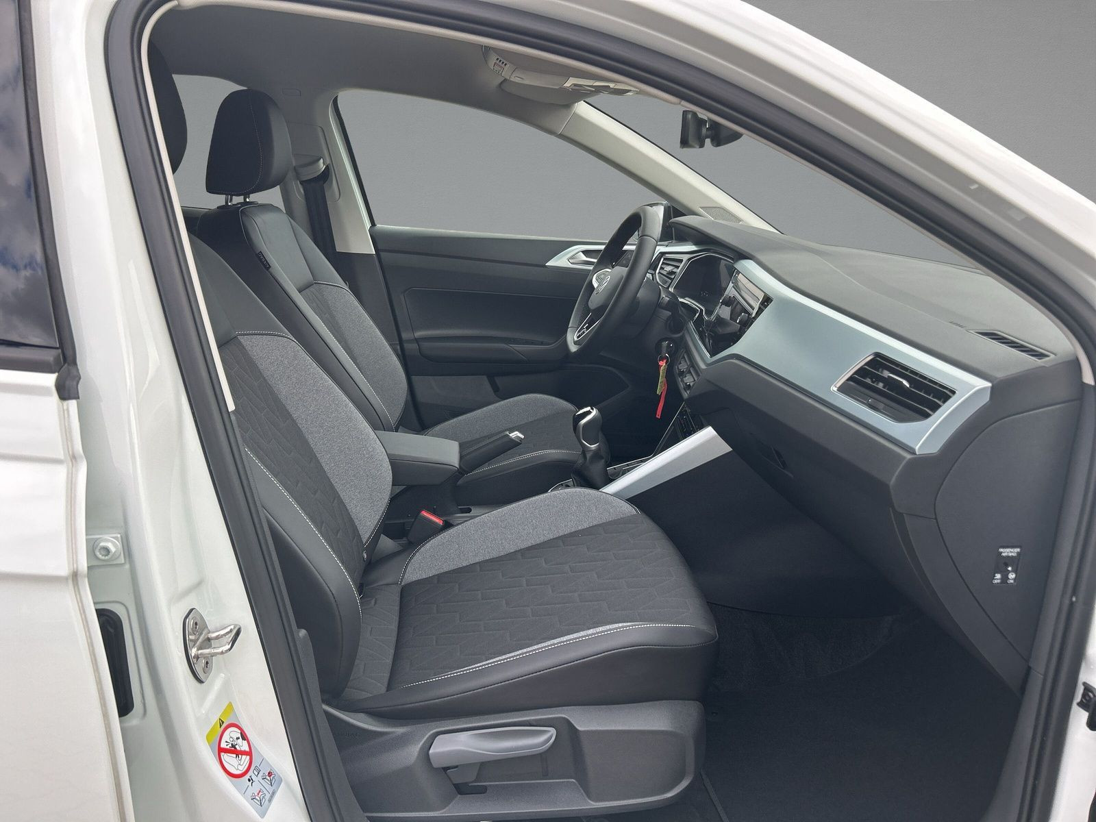 Volkswagen - Polo_12