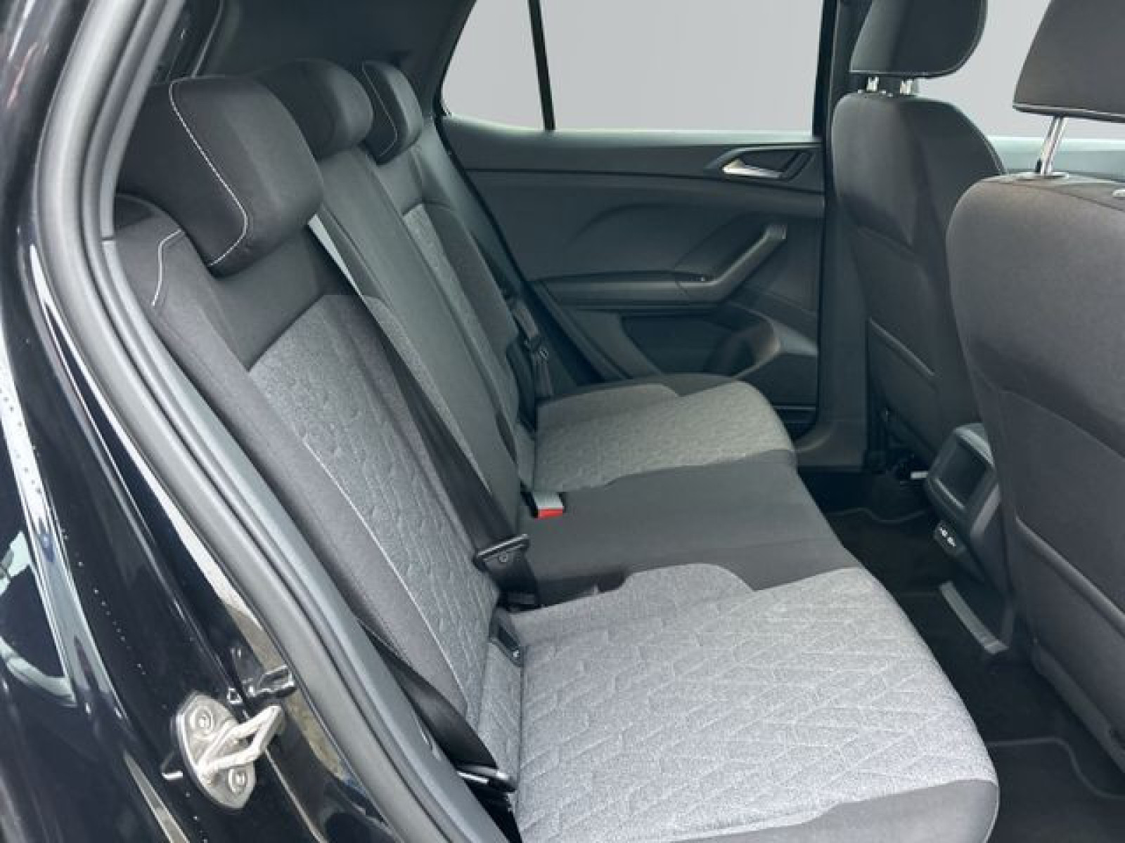 Volkswagen - T-Cross_13