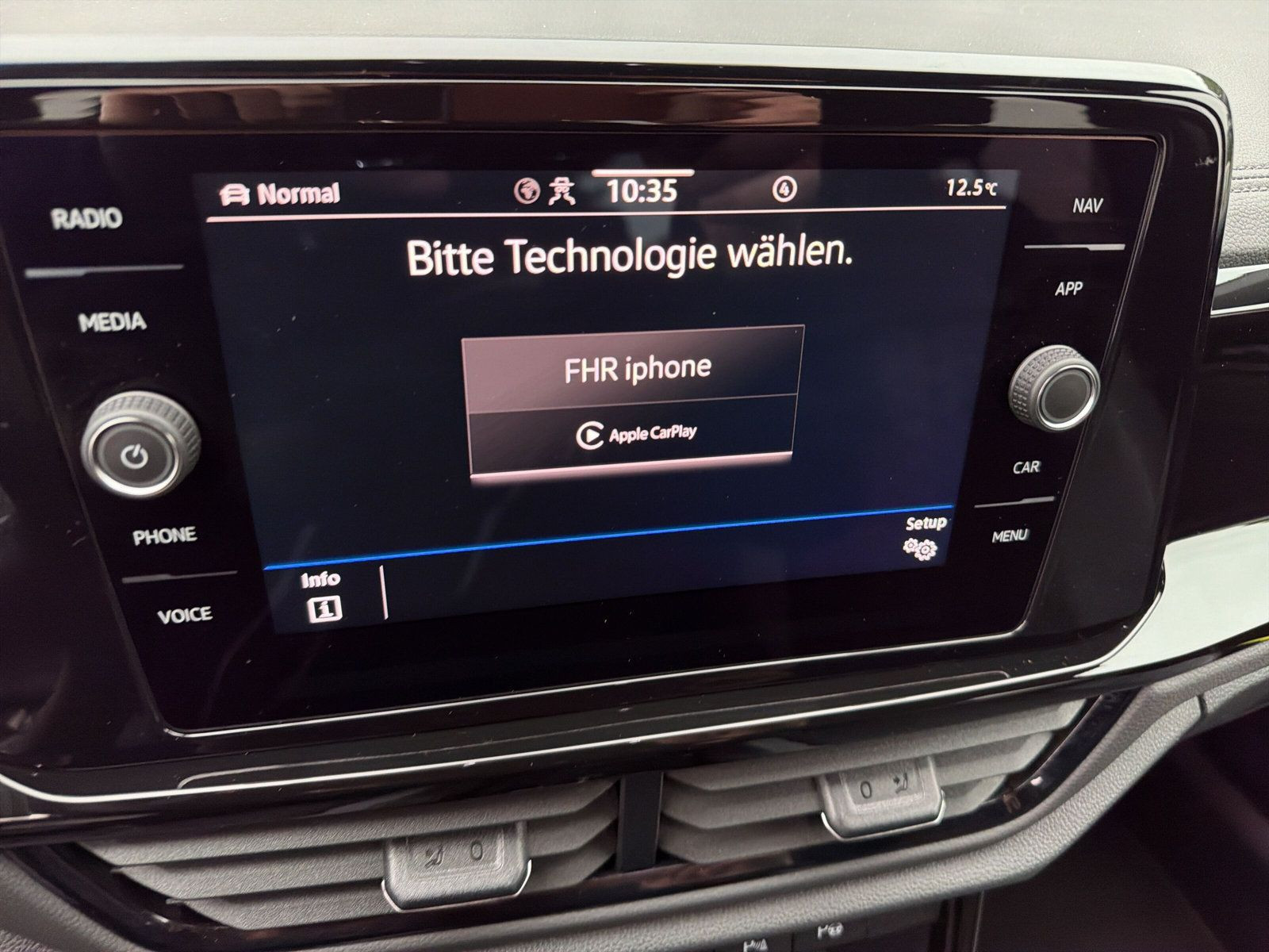 Volkswagen - T-Roc_24