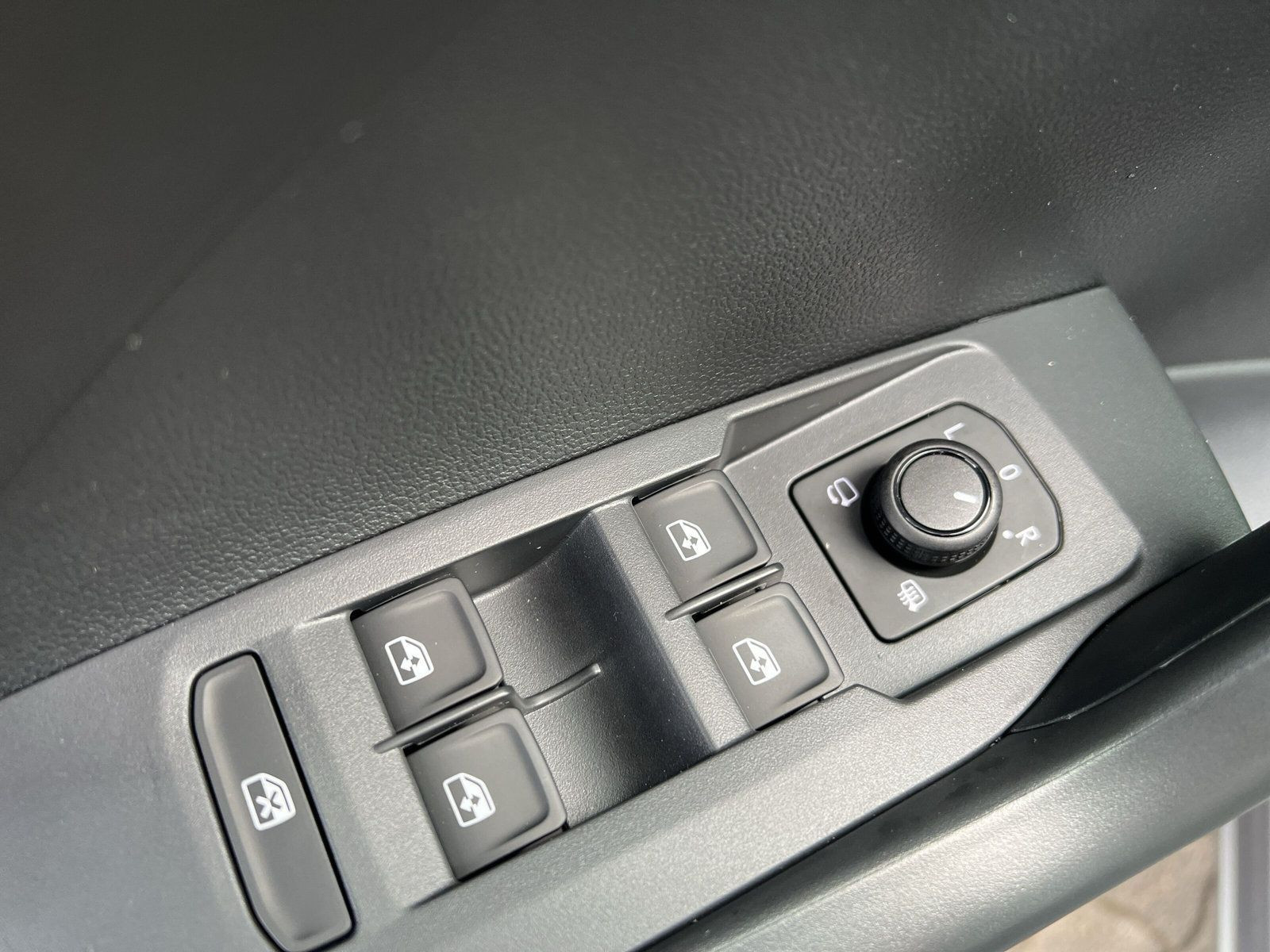 Volkswagen - T-Cross_31