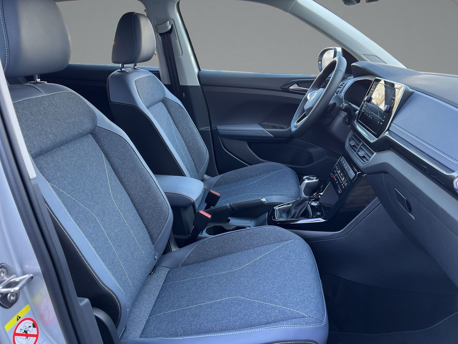Volkswagen - T-Cross_12