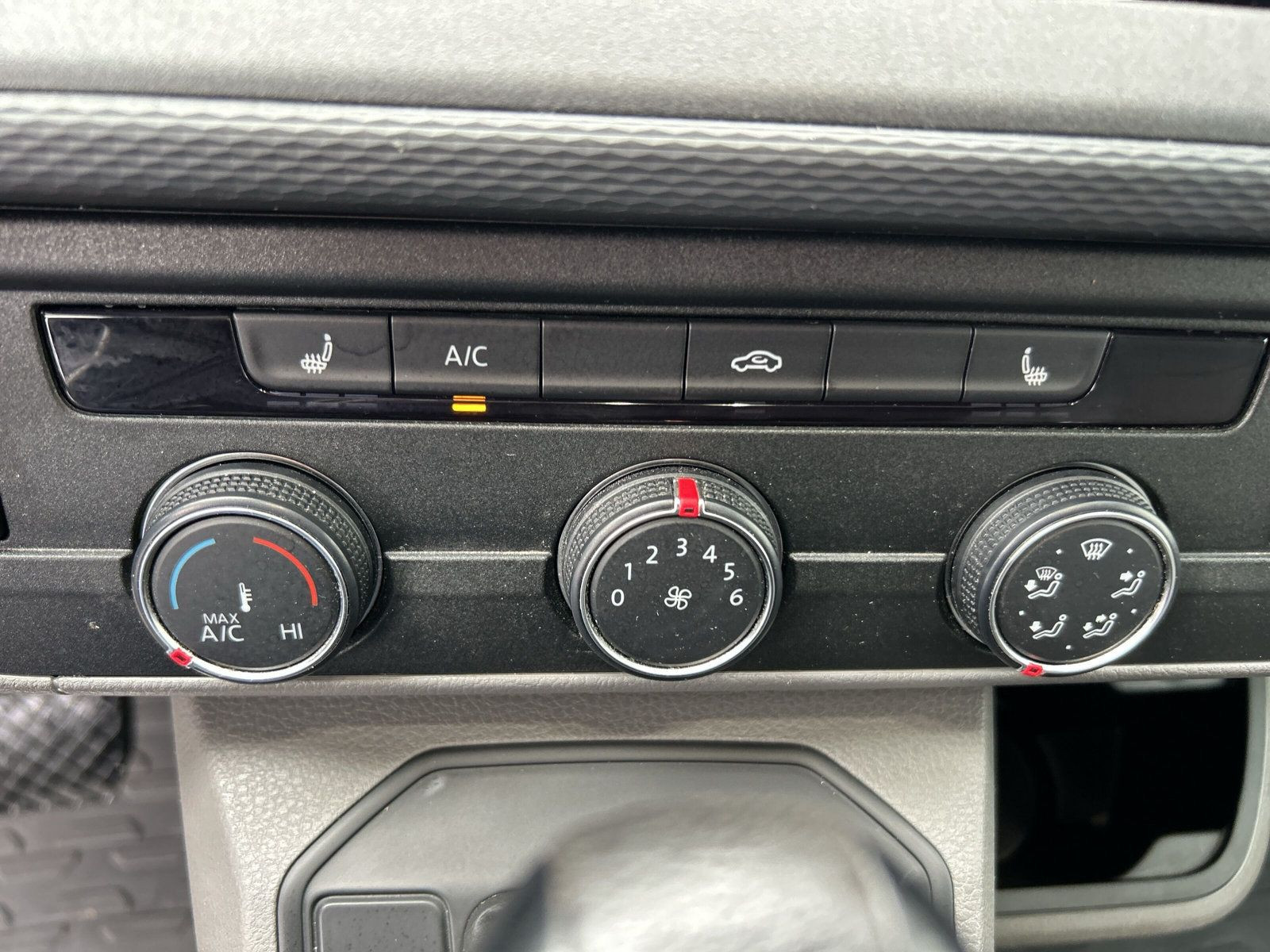 Volkswagen - T6.1 Transporter_15