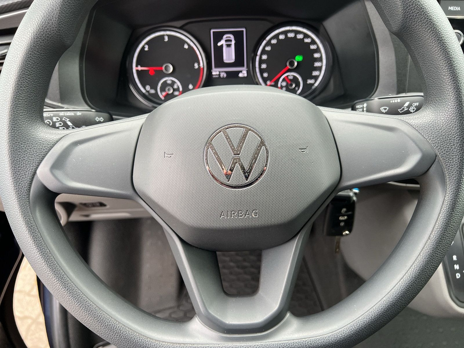 Volkswagen - T6.1 Transporter_23