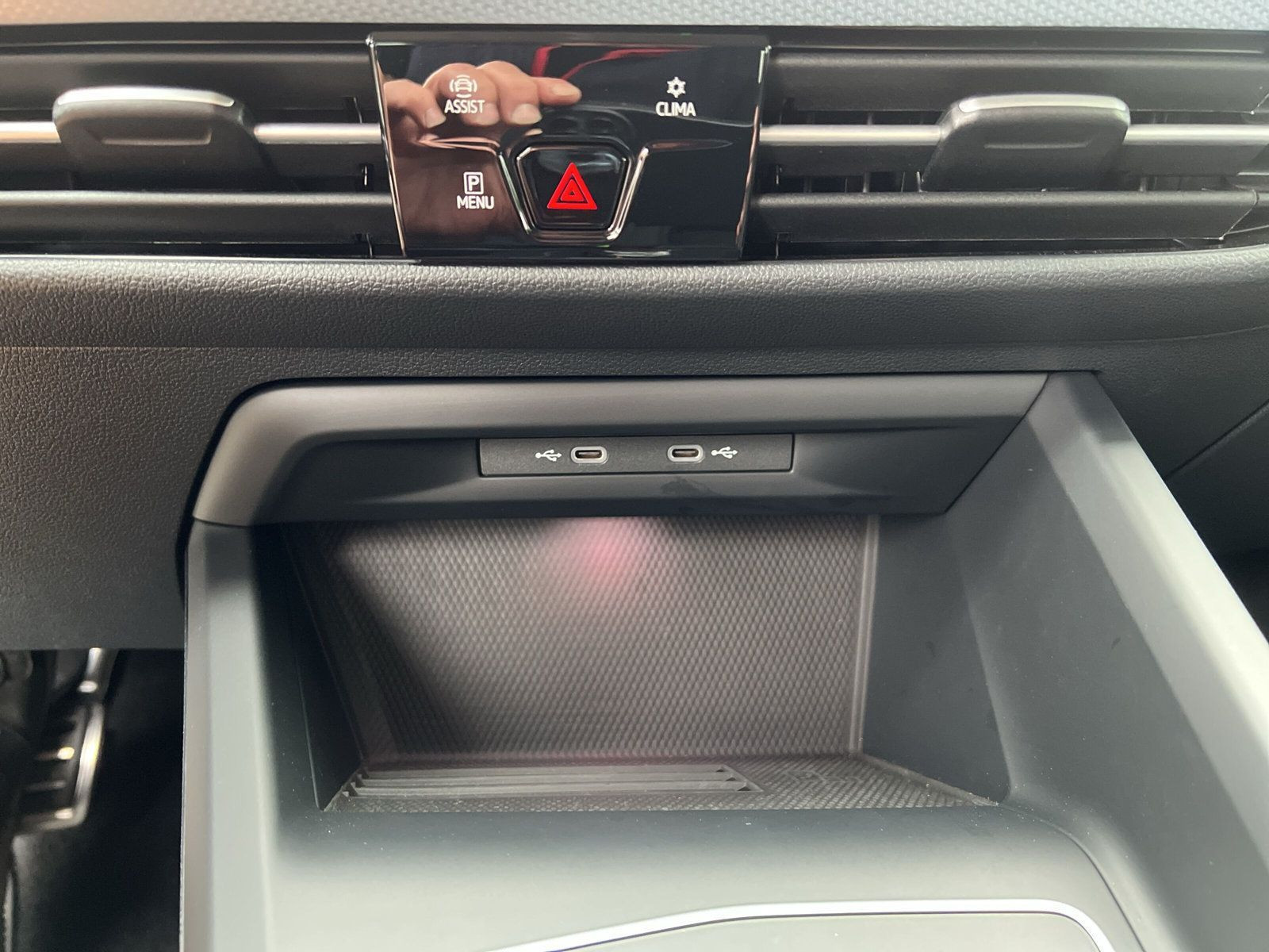 Volkswagen - Golf_16