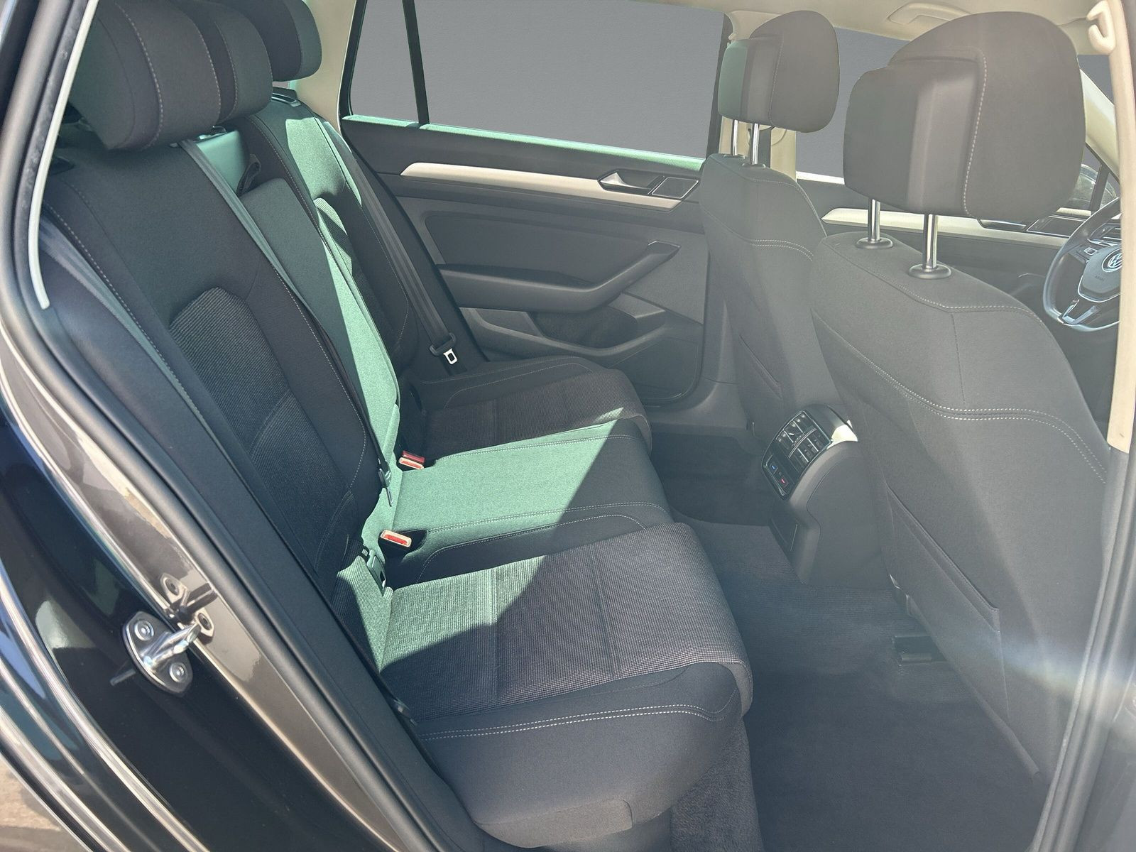 Volkswagen - Passat Variant_13