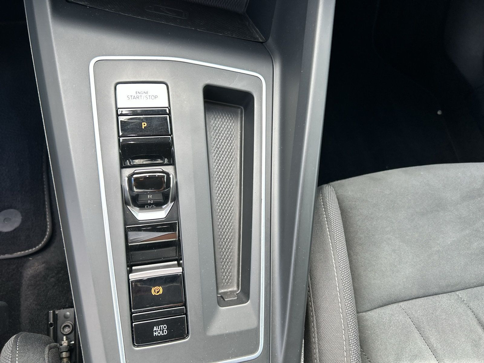 Volkswagen - Golf_15