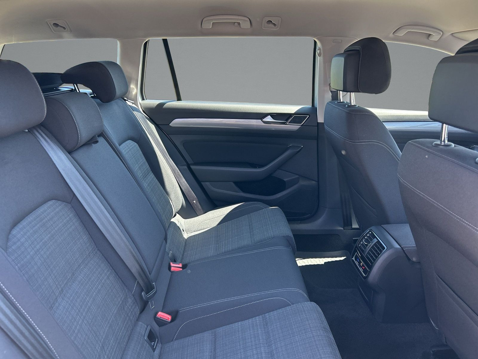 Volkswagen - Passat Variant_13