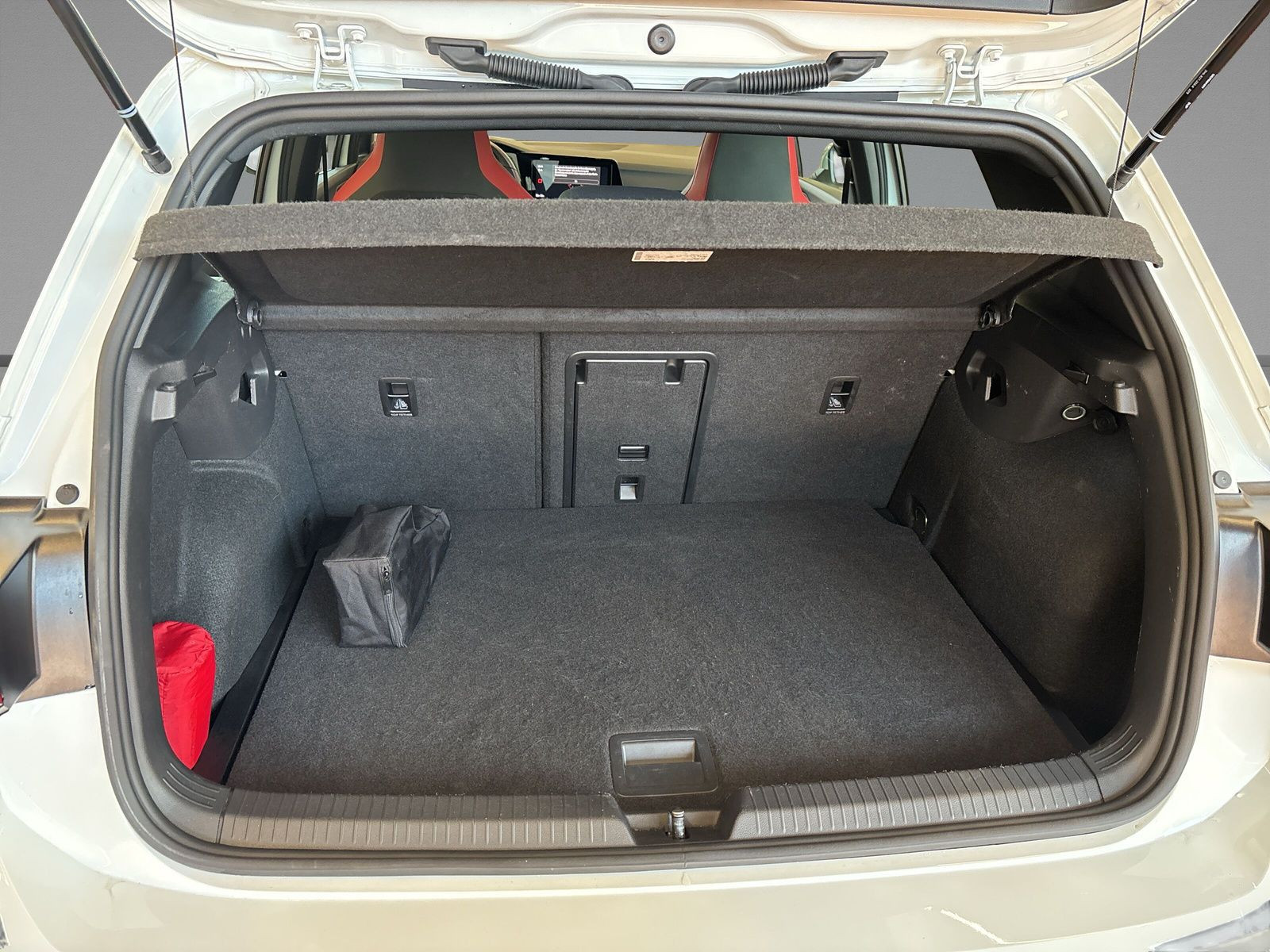 Volkswagen - Golf GTI_11