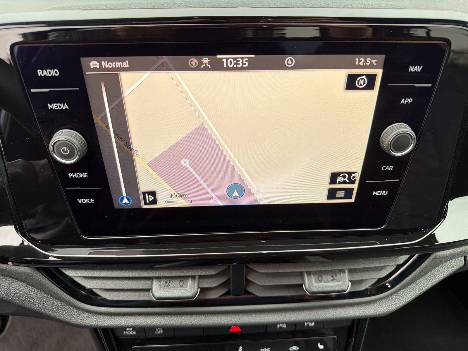 Volkswagen - T-Roc_21