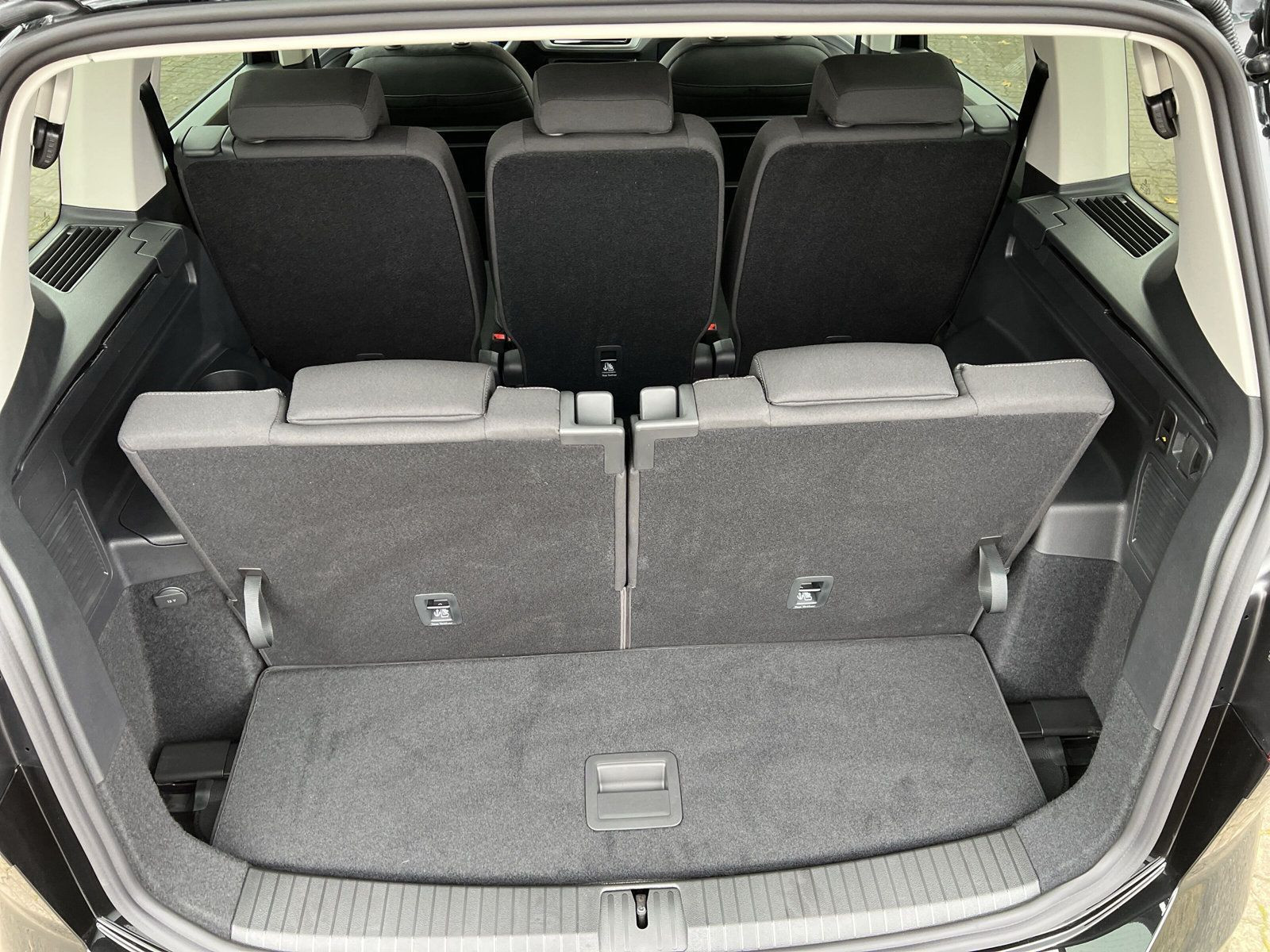 Volkswagen - Touran_26