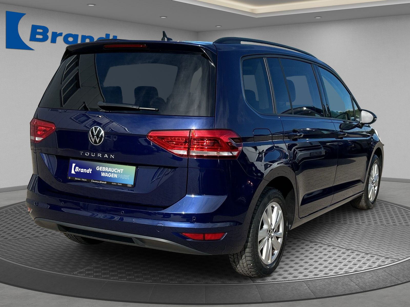 Volkswagen - Touran_4