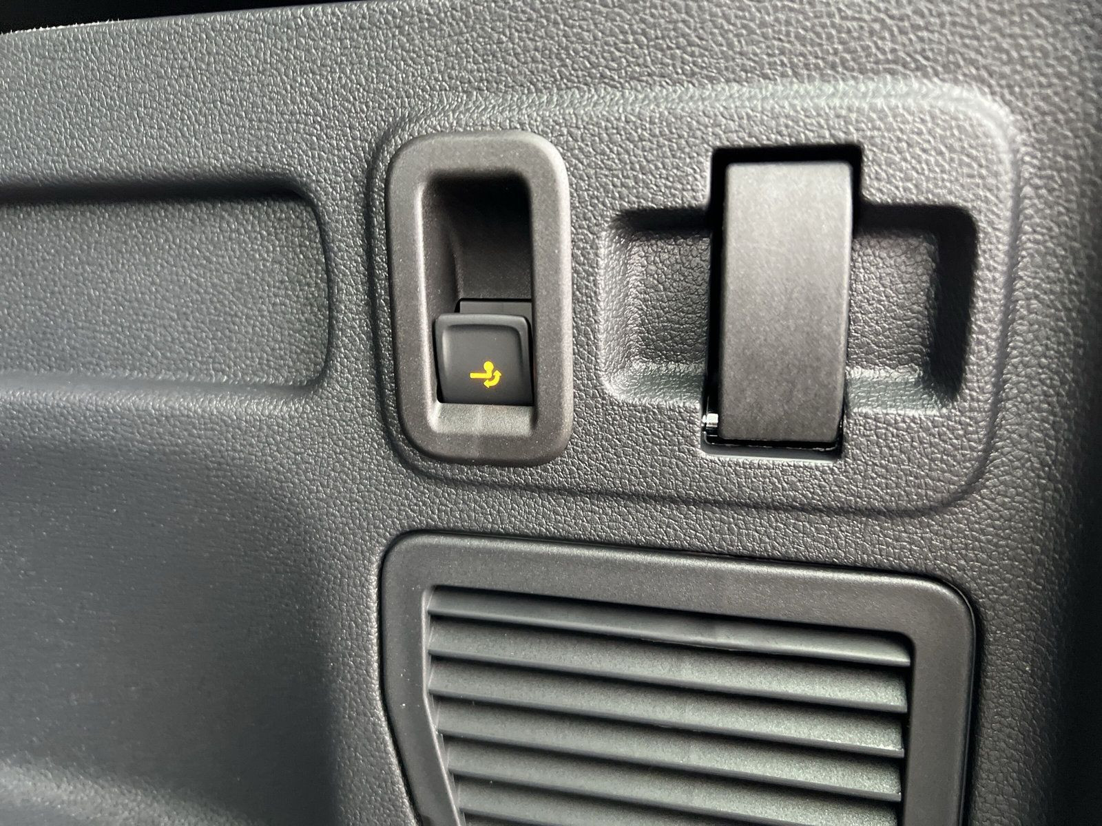 Volkswagen - Touran_25