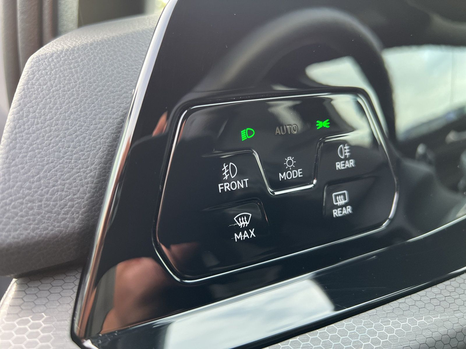 Volkswagen - Golf_25