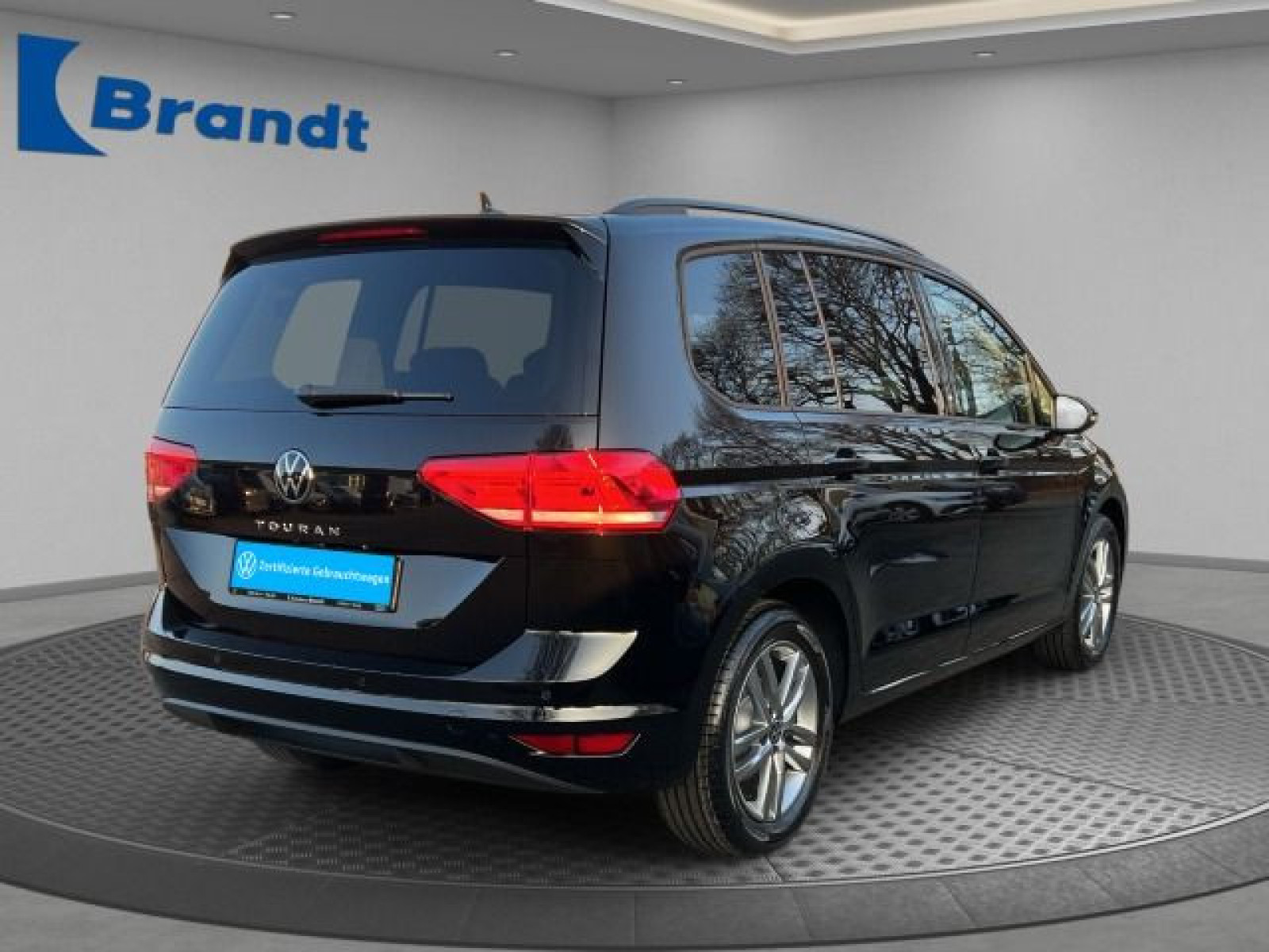 Volkswagen - Touran_3